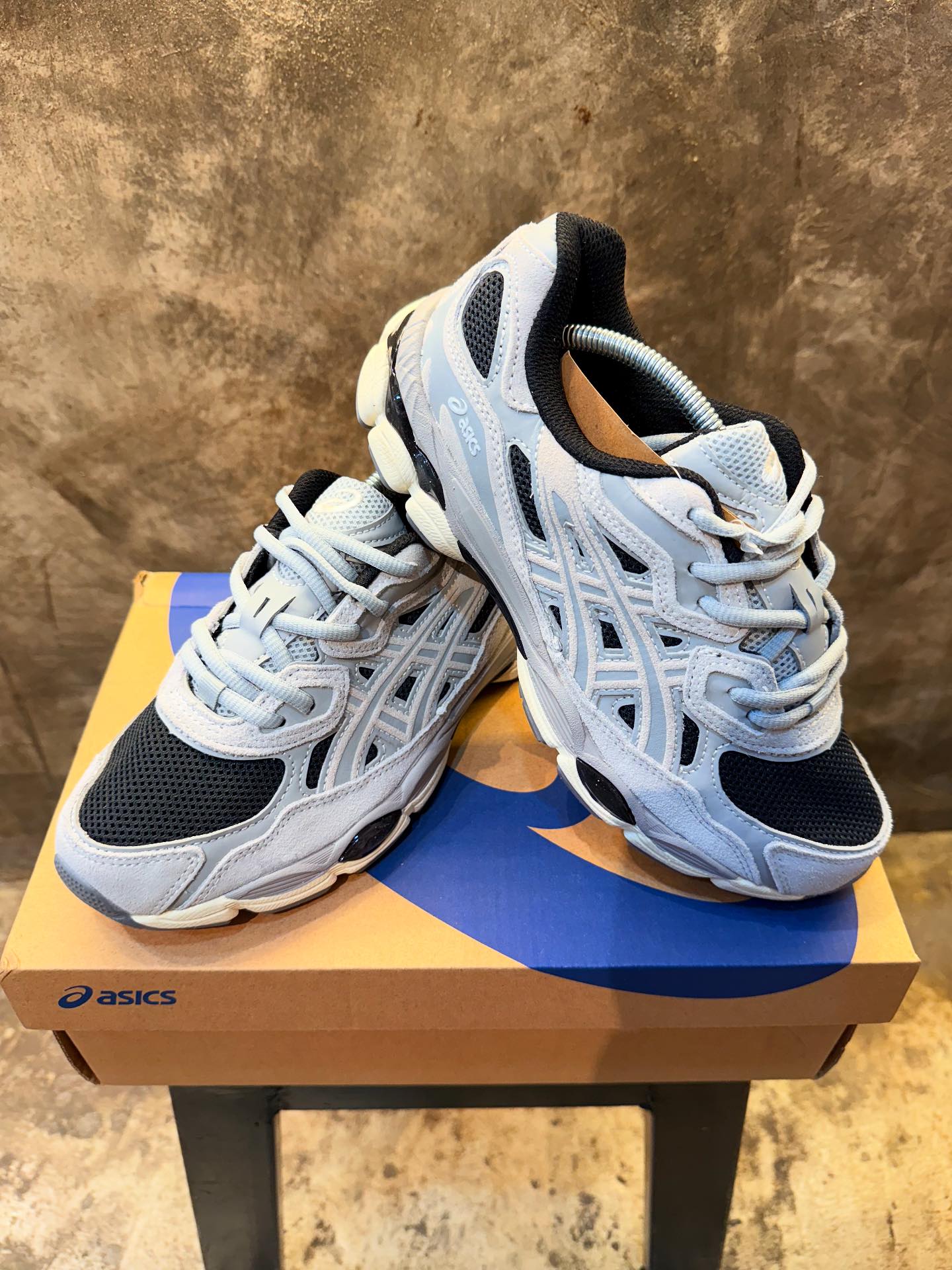 ASICS GEL NYC?#sepatwostreet #sepatwomomandkids #rumahkasutanda 