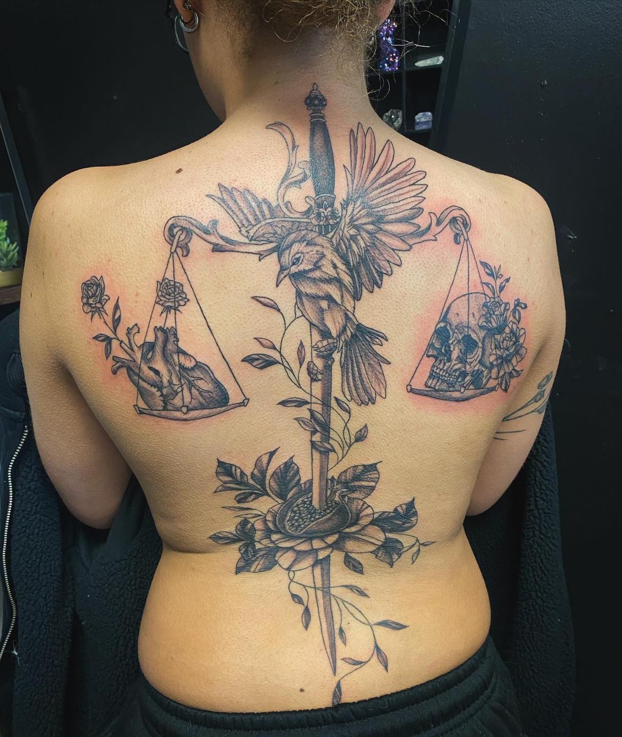 A complete back piece 🙏🏻😭🕊️