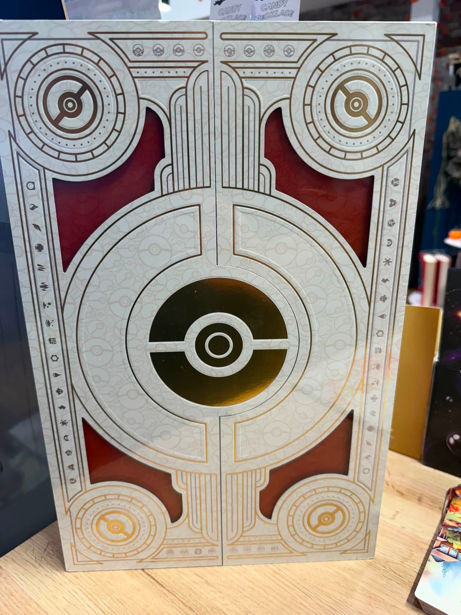 🔥🔥 Pokémon Deluxe Character Guide Limited Edition Box Set - $199.99