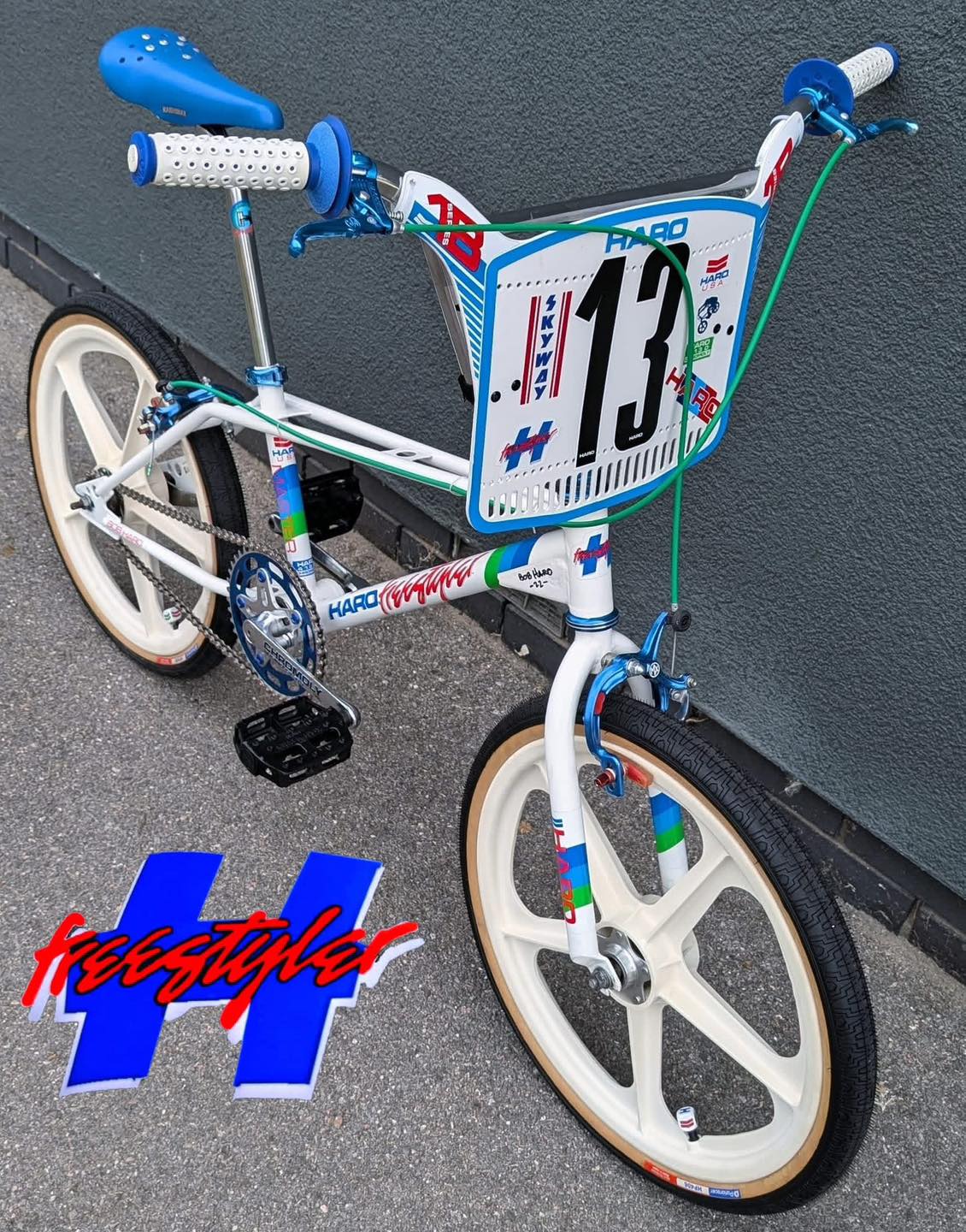 Vintage CW California freestyle BMX bike features
