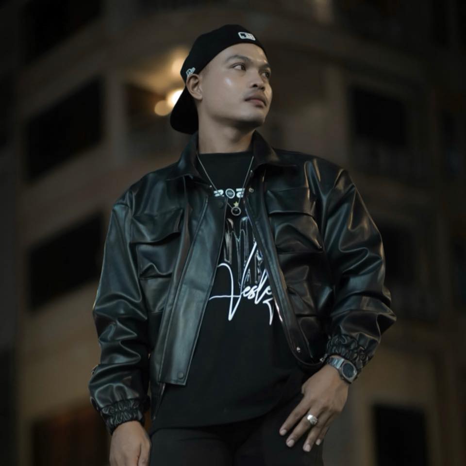 Rapper Walk Street