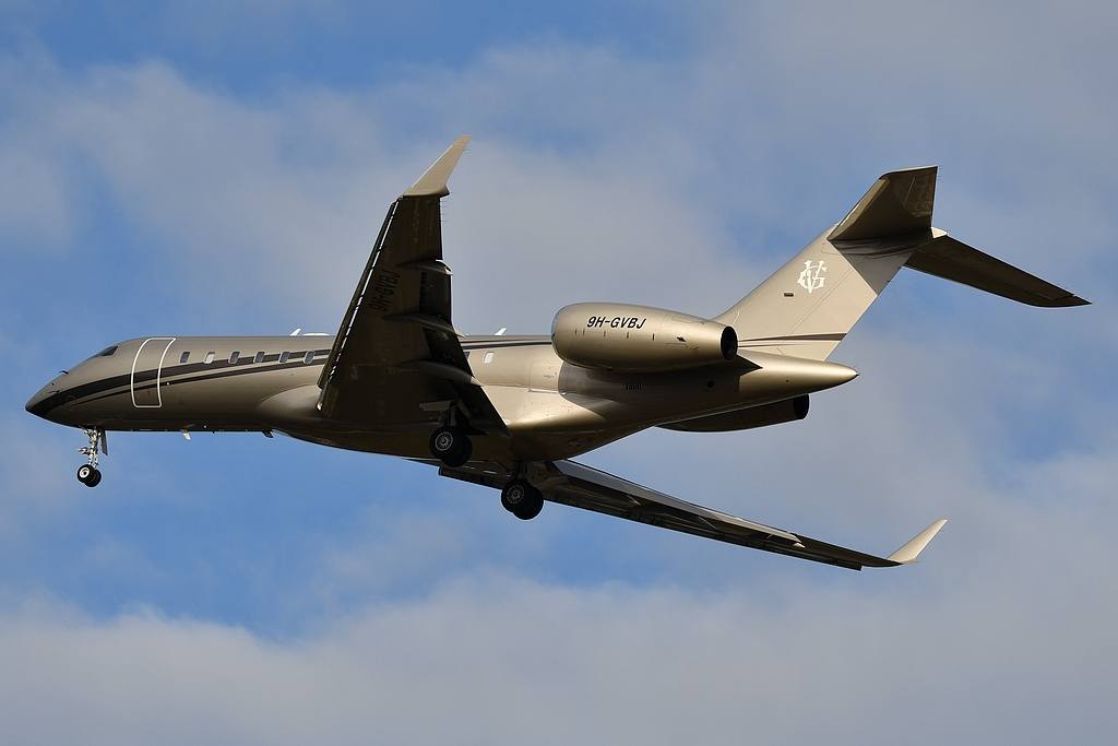 N757QS - Bombardier Challenger 350 s/n 20746 - NetJets; KSRQ