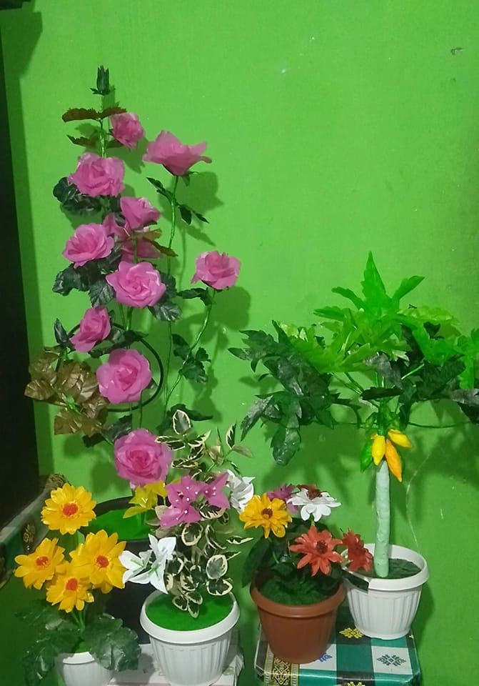 Main warna bareng kresek Perpaduan motif hijau tua dan kuning soft ini ...