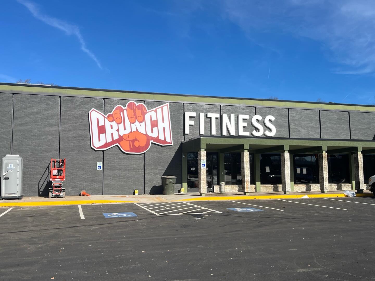 Crunch Fitness - Our Sign is looking great with the New... | Facebook