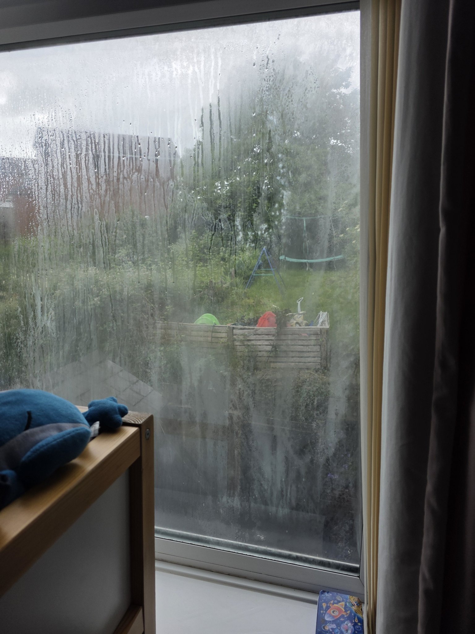 how to get vape smoke off windows Any tips on thats stuck on the off? Tried vinegar, dettol, normal window spray? Driving me nuts constantly looks condensated 👍 tia Choose Flavor:Sour Strawberry nicotine salts e-liquid How To Get Rid