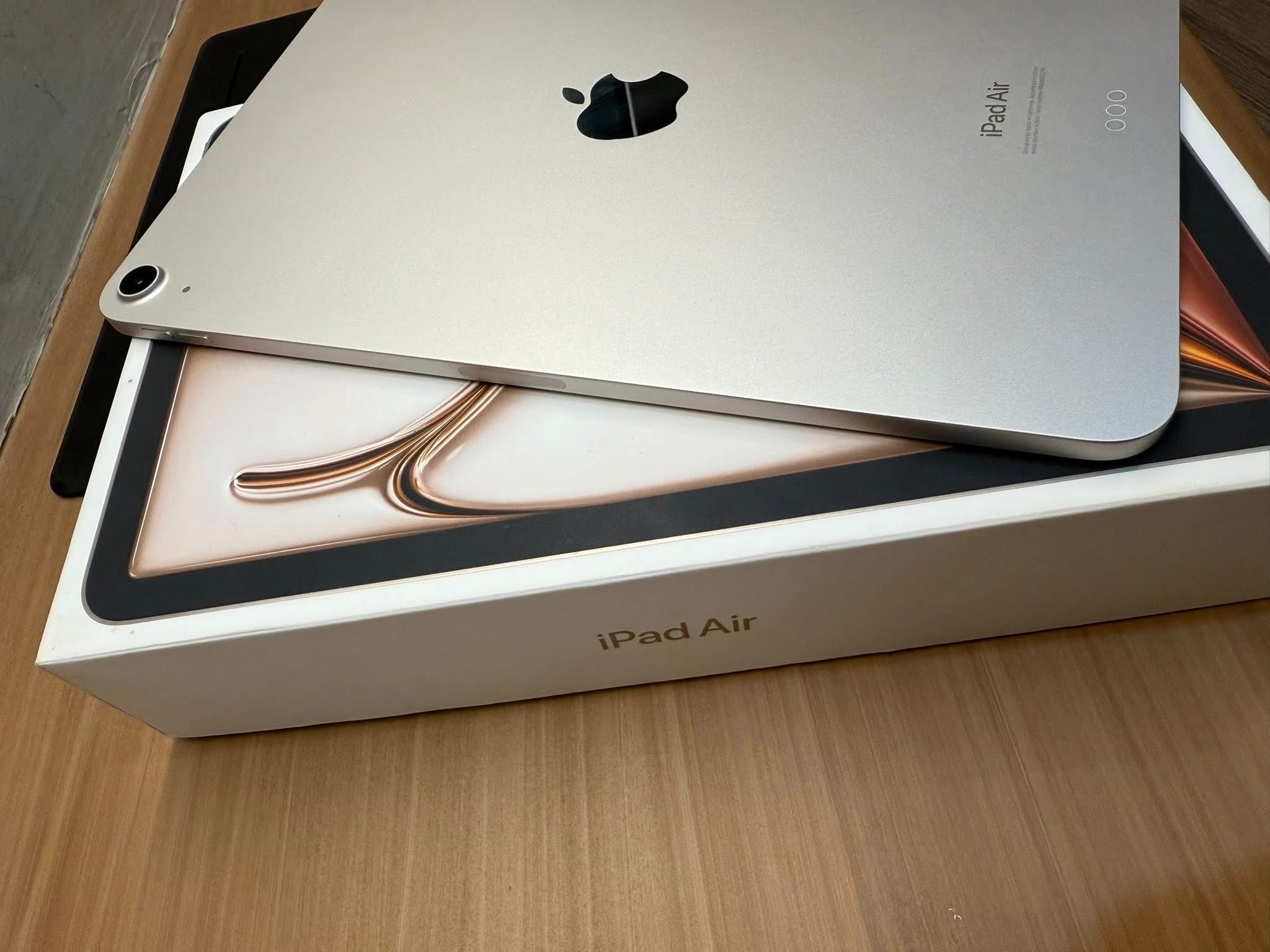 ?iPad Air 6 M2 Chip 11-inch Starlight - WiFi Only - Complete 