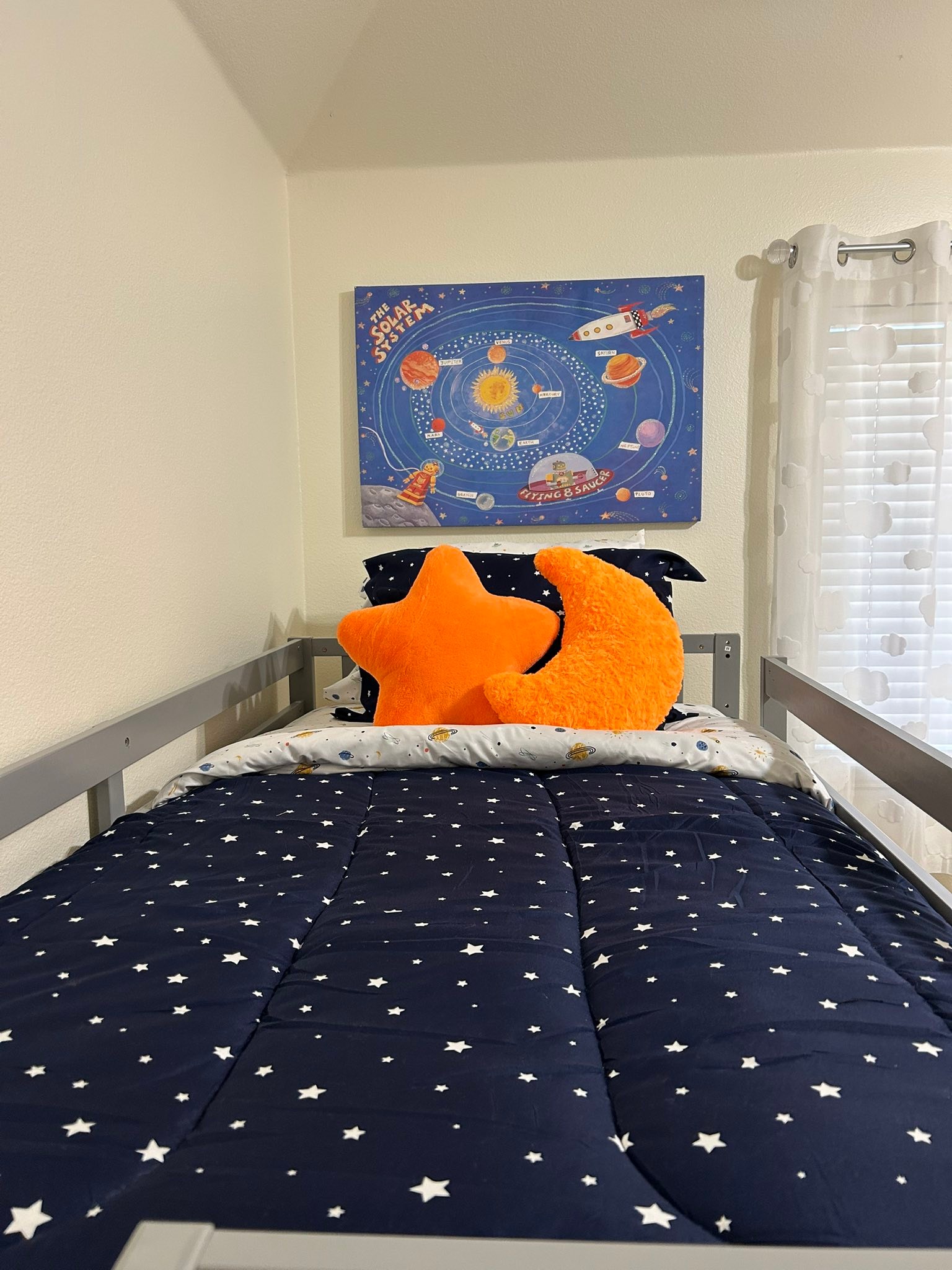 Project One Completed! Kid's... - DUE TELL Room Makeovers | Facebook