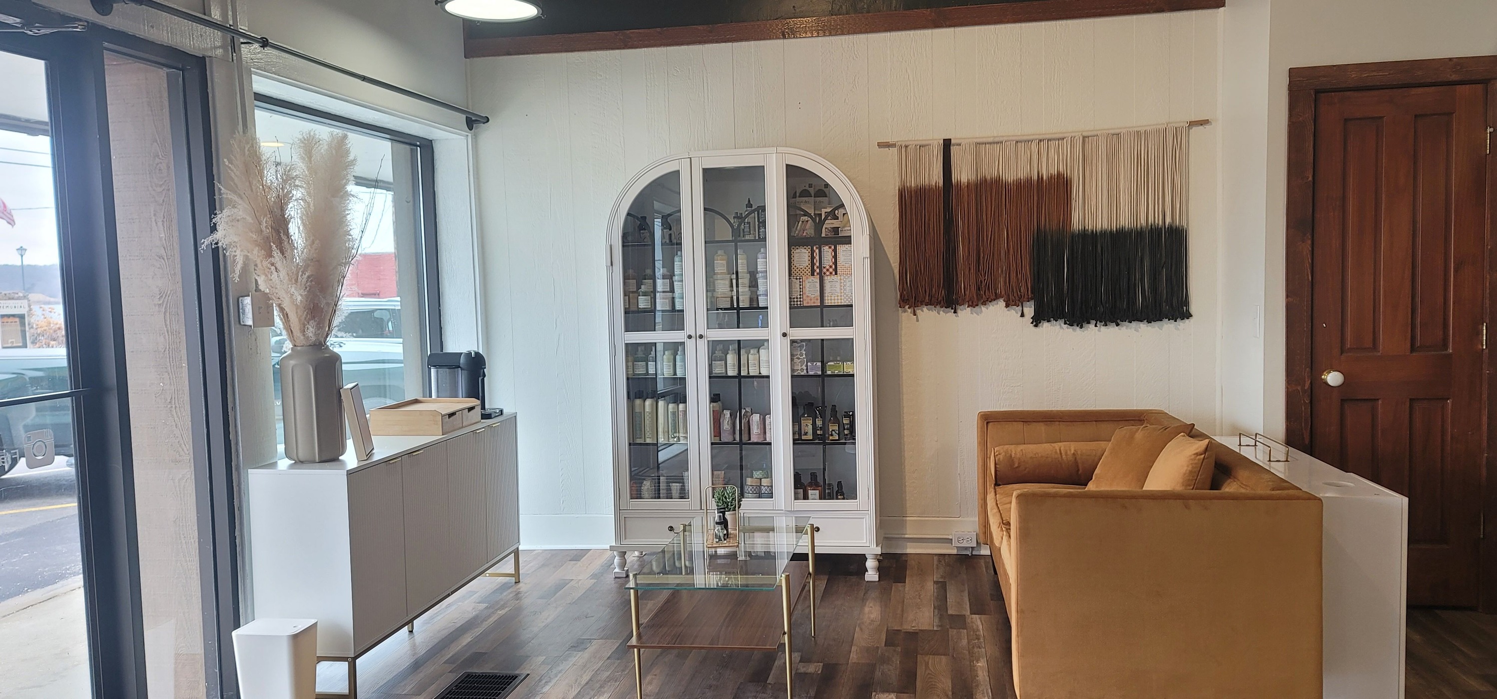Frankie's Salon and Barbershop | Port Byron IL