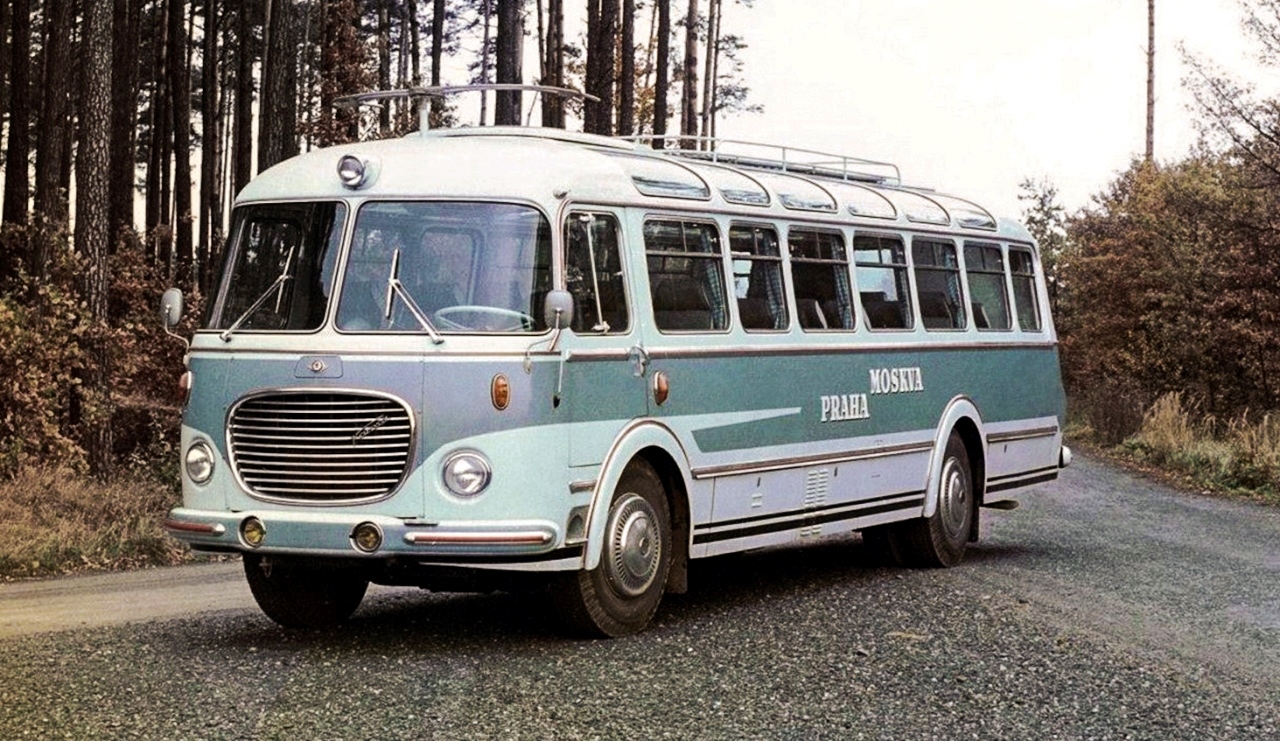Modellino LiAZ 677V Scala 1:43 – Autobus Suburbano DDR Modimio Con Rivista