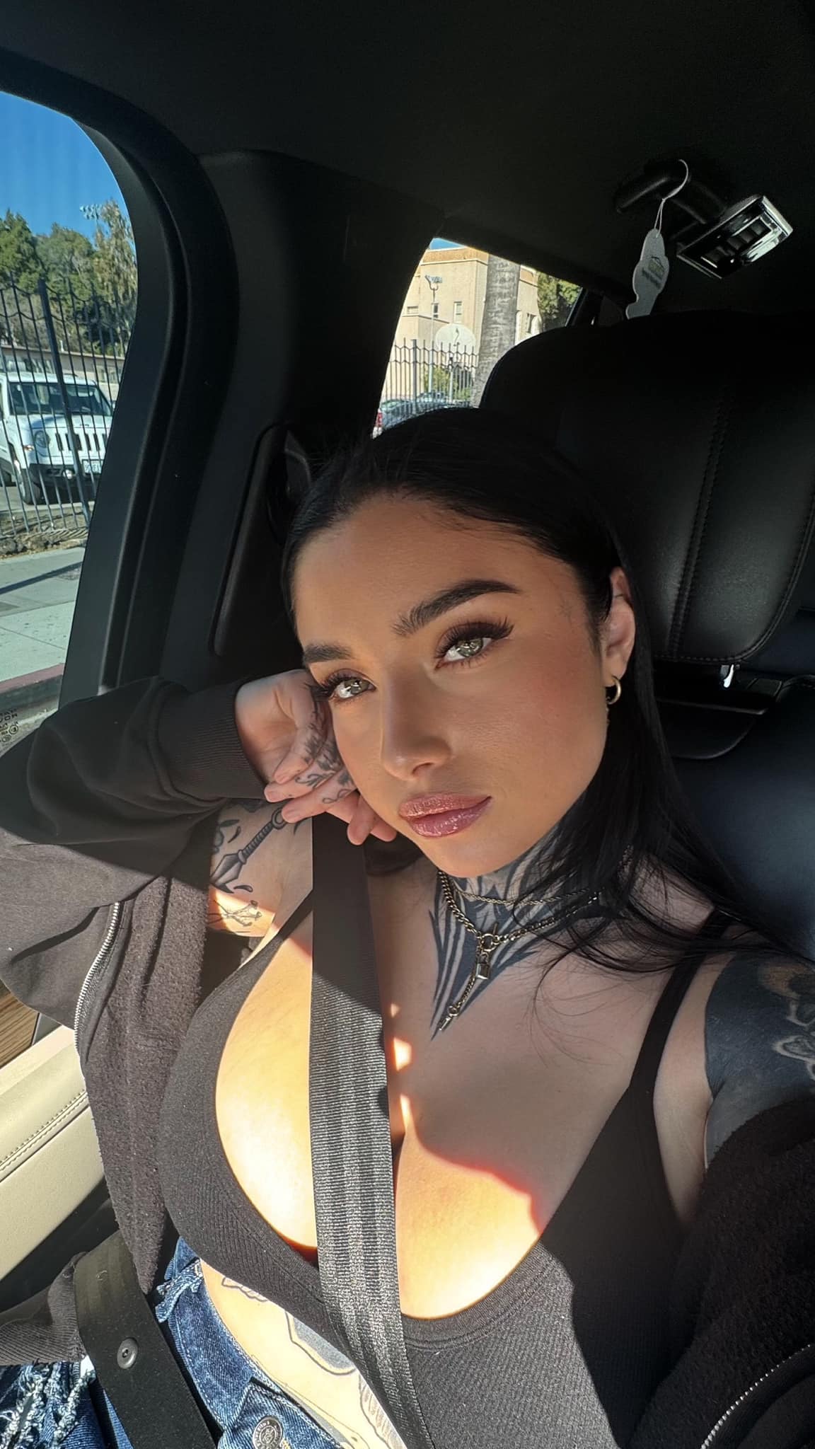 Andeemind Say hi or blocked Facebook