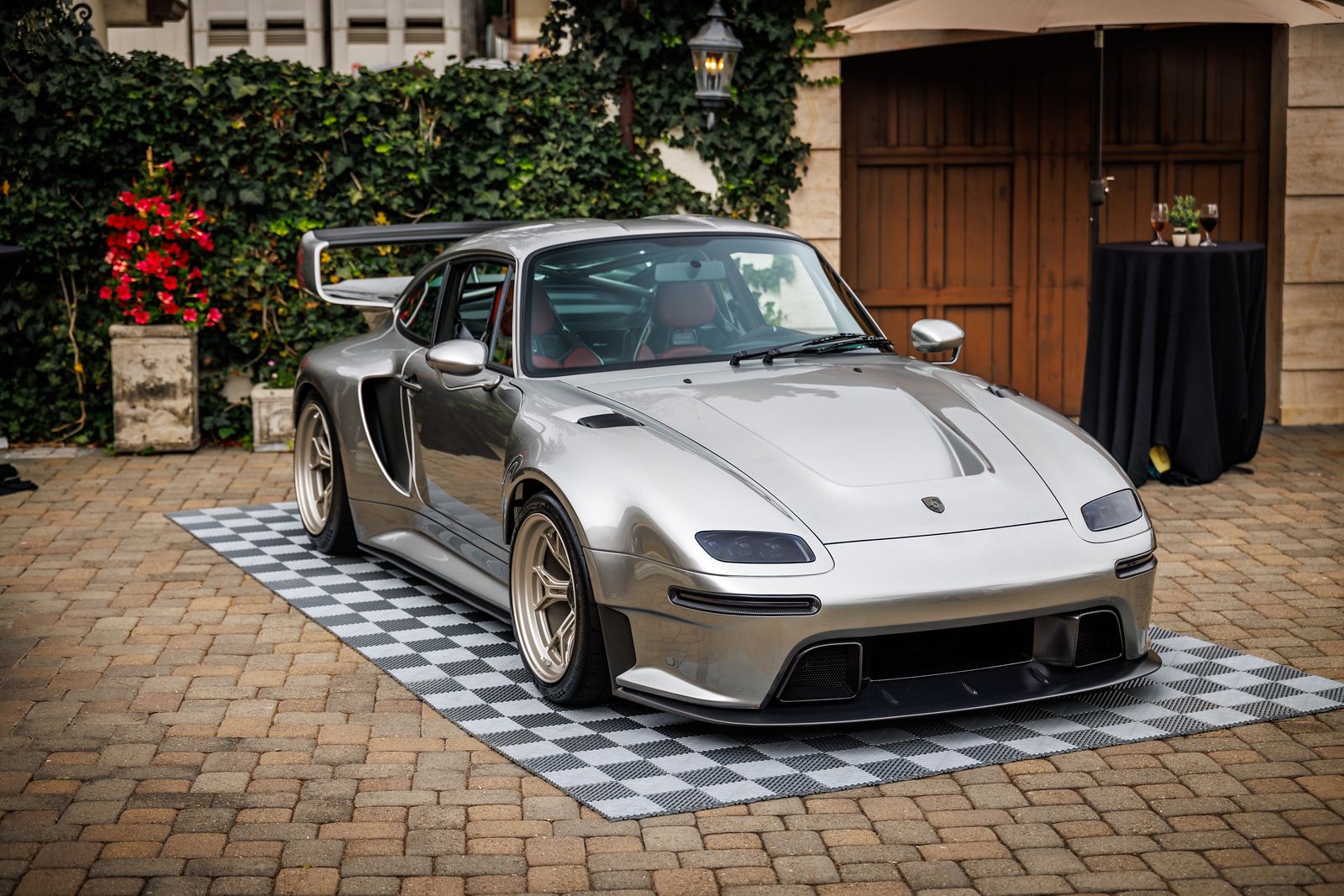 Meet the wild Gunther Werks F-26! This is a $1.5M, 1,000 bhp air