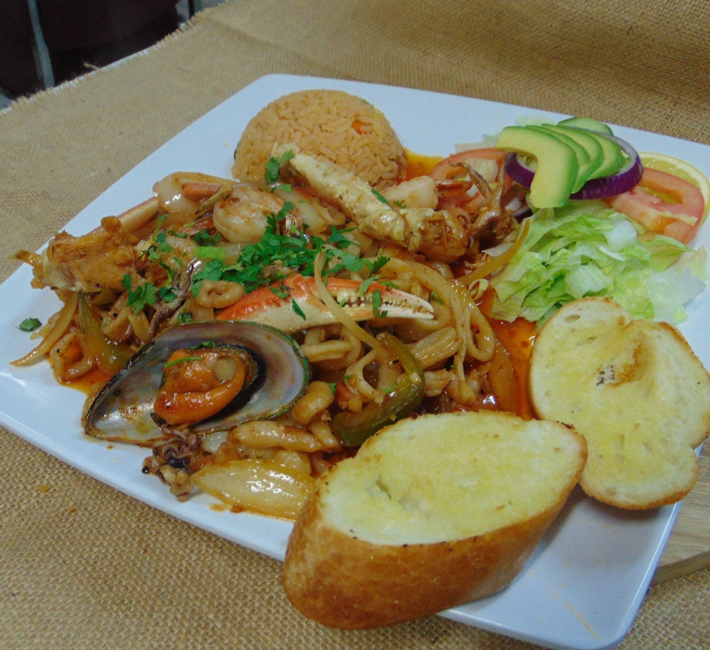 Mariscos Muelle 77 added a new photo. - Mariscos Muelle 77