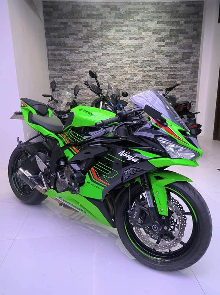 2023 Kawasaki ZX6R🇲🇿 Price: 660,000 open for financing 2k odo