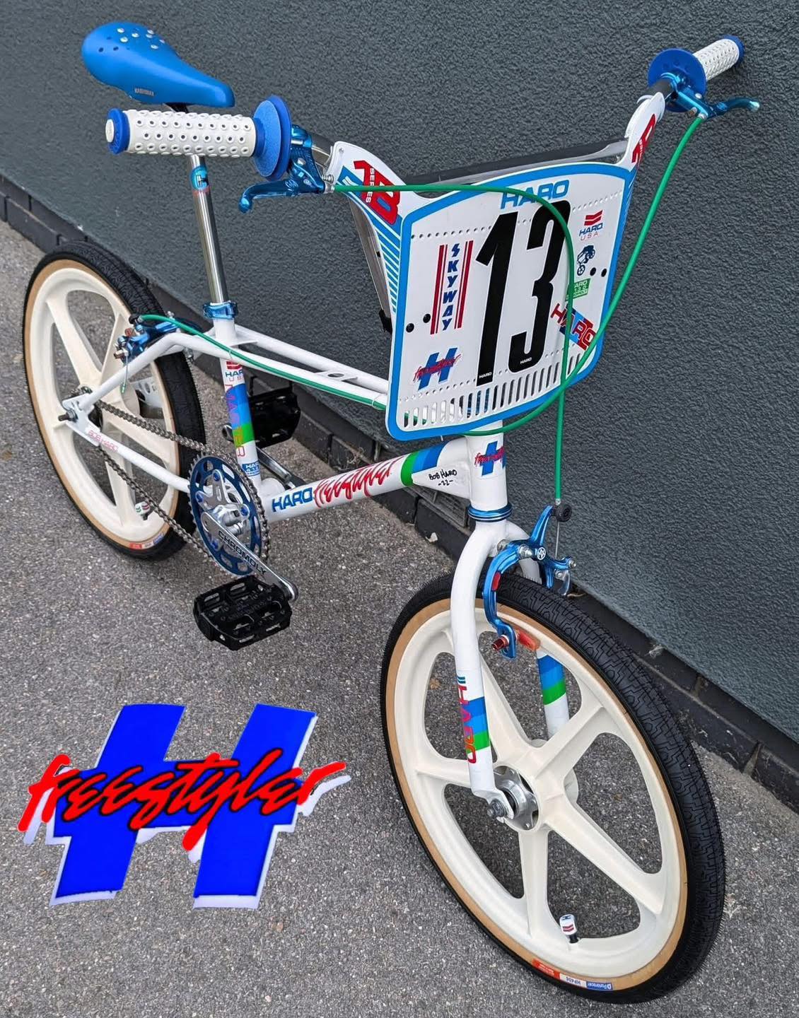 Vintage CW California freestyle BMX bike features
