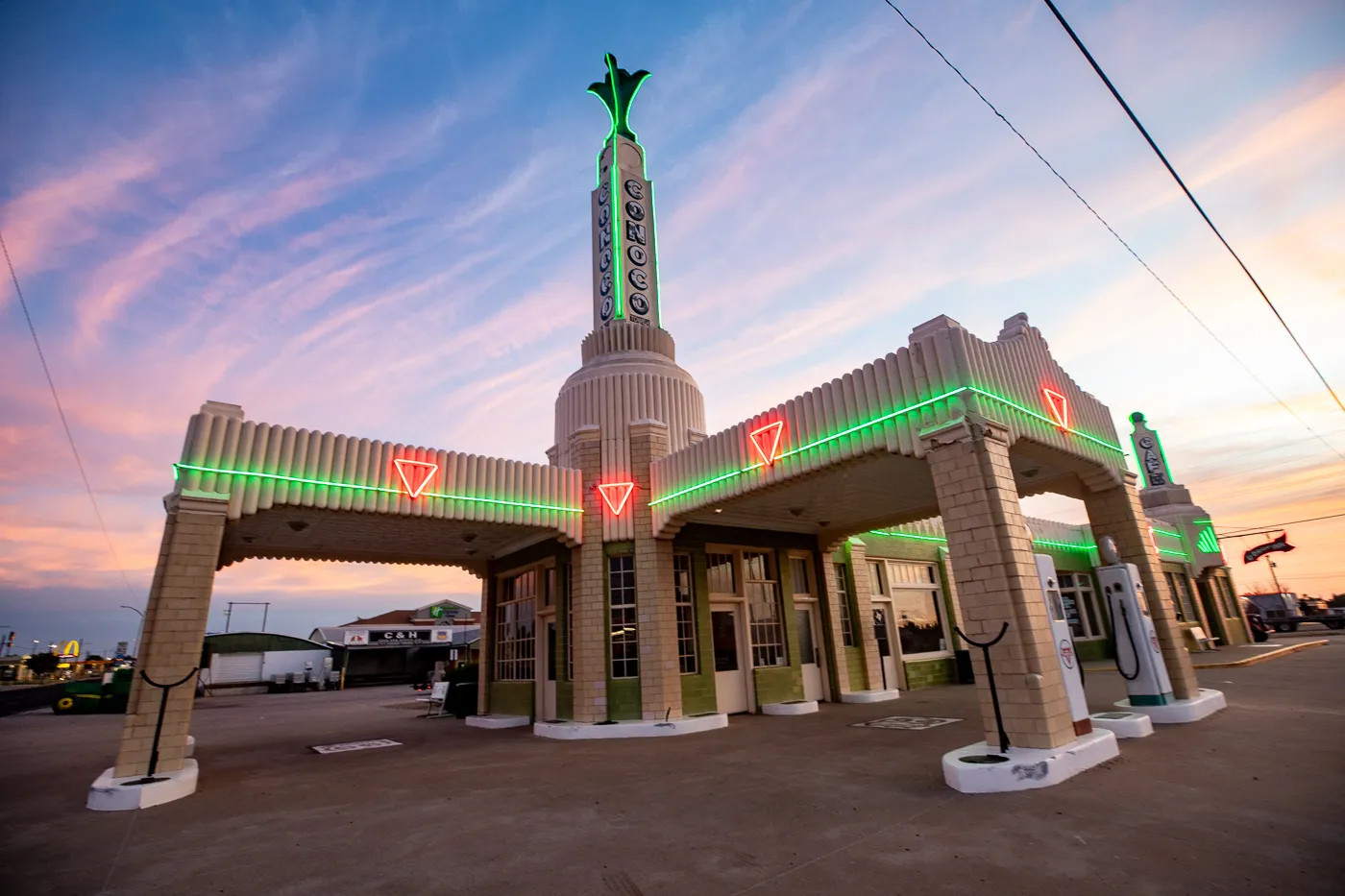 route-one-of-the-most-iconic-stops-on-route-66-the-conoco-tower