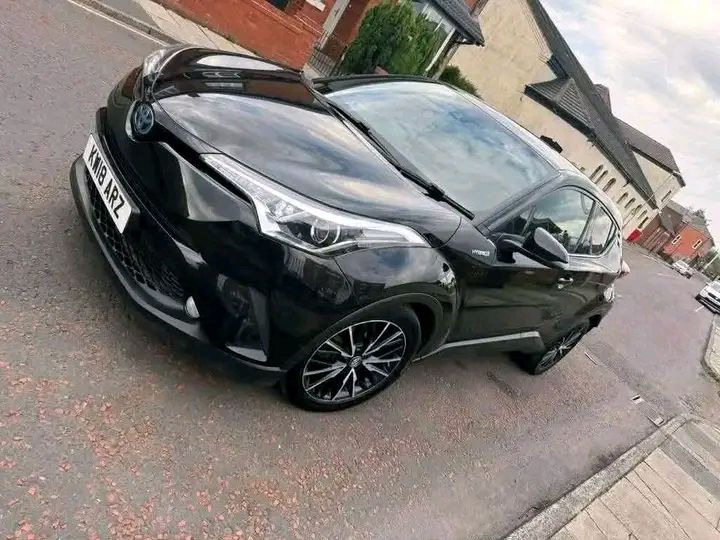 2018 Toyota C-HR 💰 $12,995 🛣️ 81,618 Miles 👥 2 Owners 💪 2.0L