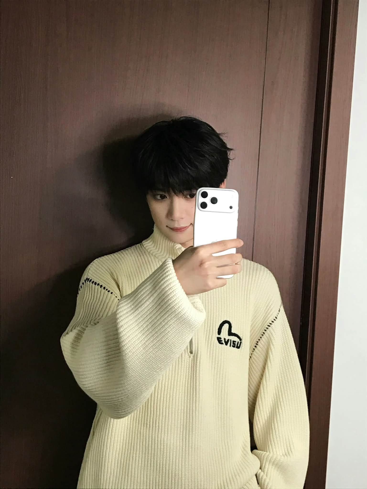 ZiYu（梓渝） - ZiYu（梓渝） added a new photo.