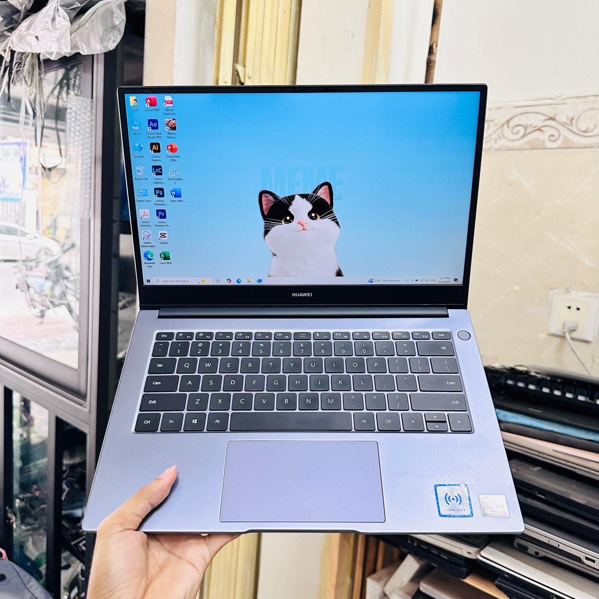 HUAWEI ▪️CPU : AMD Ryzen 5 3500U ▪️VGA : AMD Radeon™ Vega 8