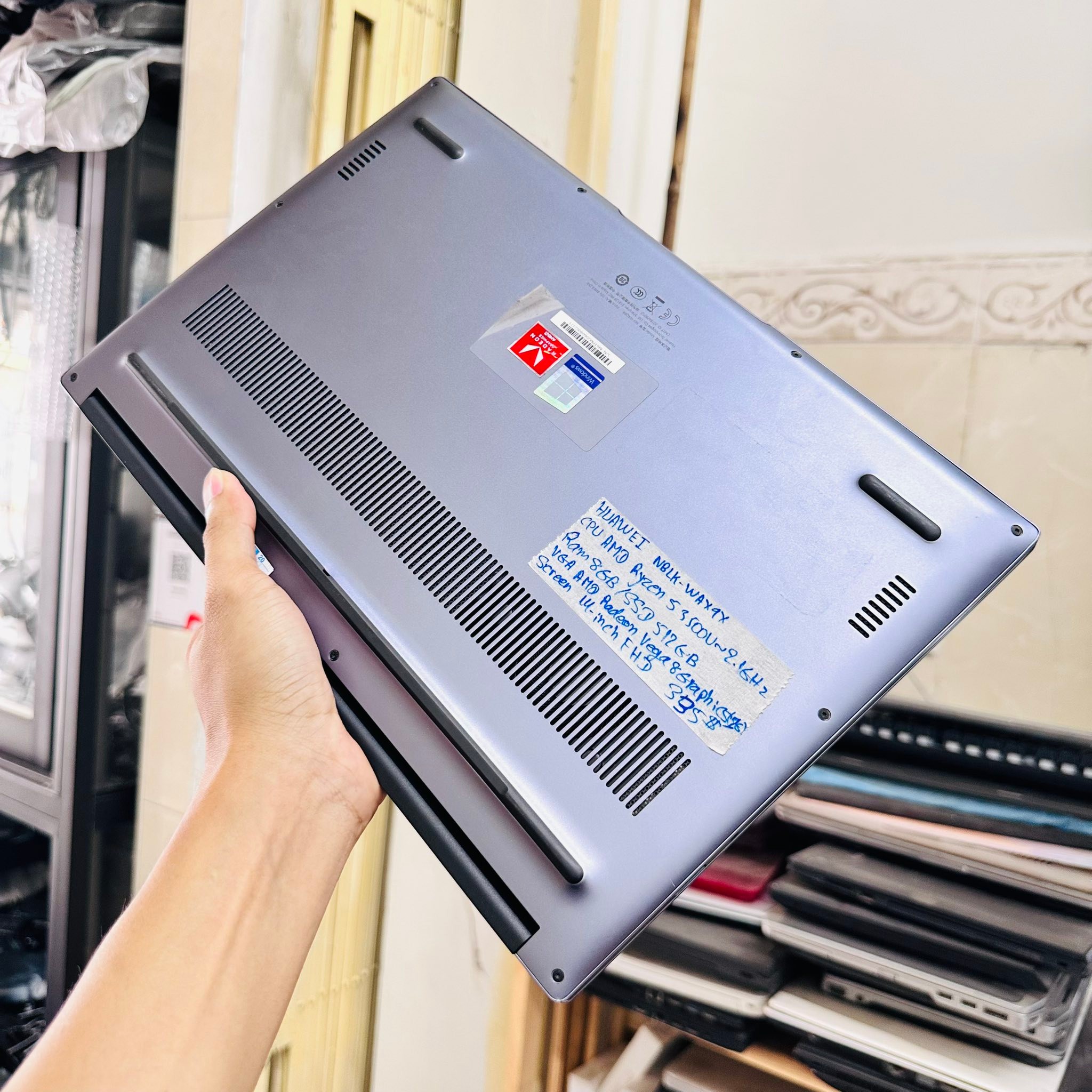 HUAWEI ノートPC Ryzen 5 3500U メモリ8GB ジャンク商品 HUAWEI ▪️CPU : AMD Ryzen 5 3500U ▪️VGA : AMD Radeon™ Vega 8