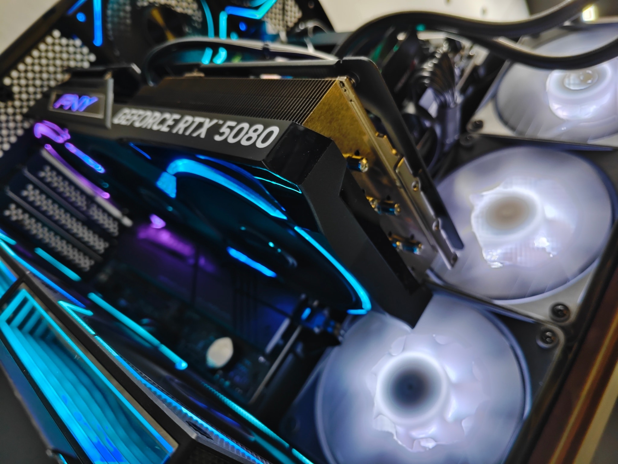 CPU lntel Core i7-8700 CPU 3.2GHz 360$ 540الف GPU : GTX 1080TI EVGA SC2 HYBRID WATERCOOLING CPU