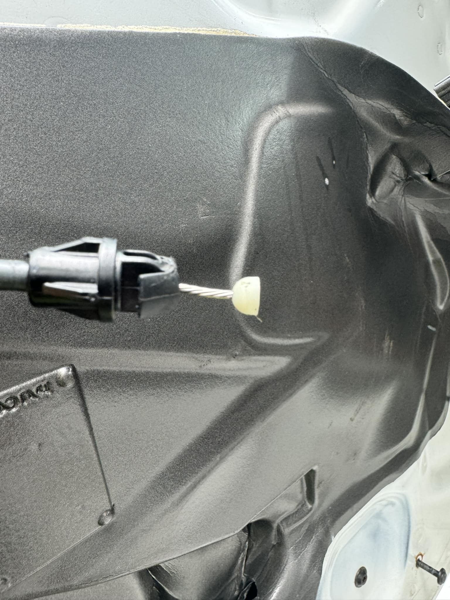 Has anyone replaced the door handle cable on their Kenworth T680?