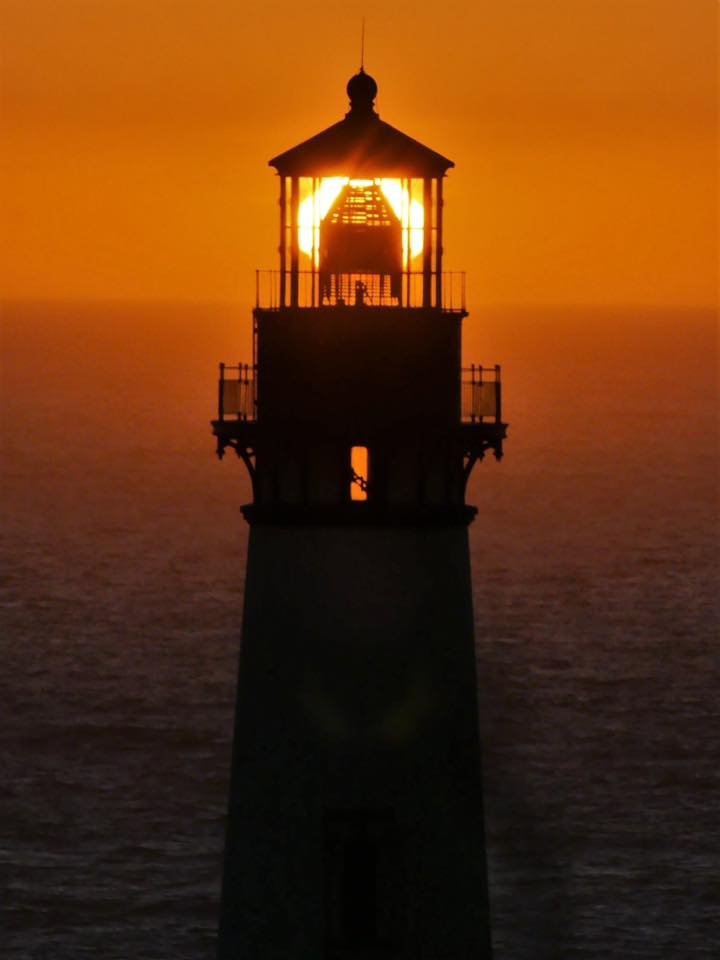 I Love - A stunning sunset at Yaquina Head Lighthouse in Newport ...