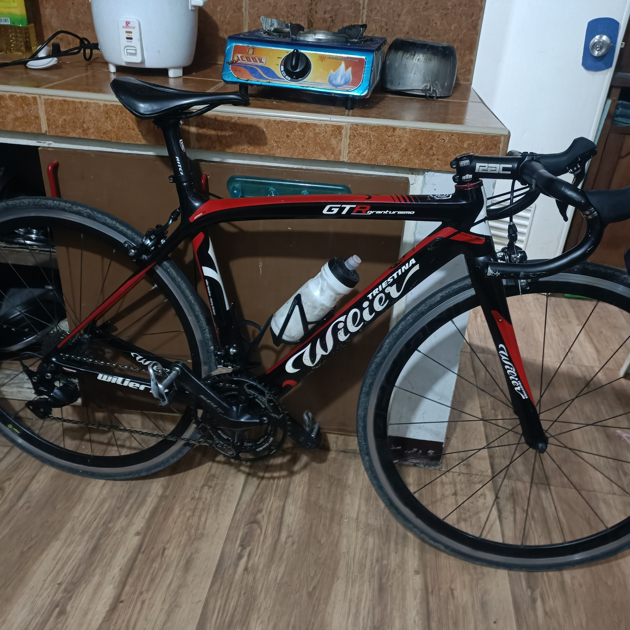 SPECIALIZED ROUBAIX Full Carbon Body Frame Size S 52 Shimano 105 