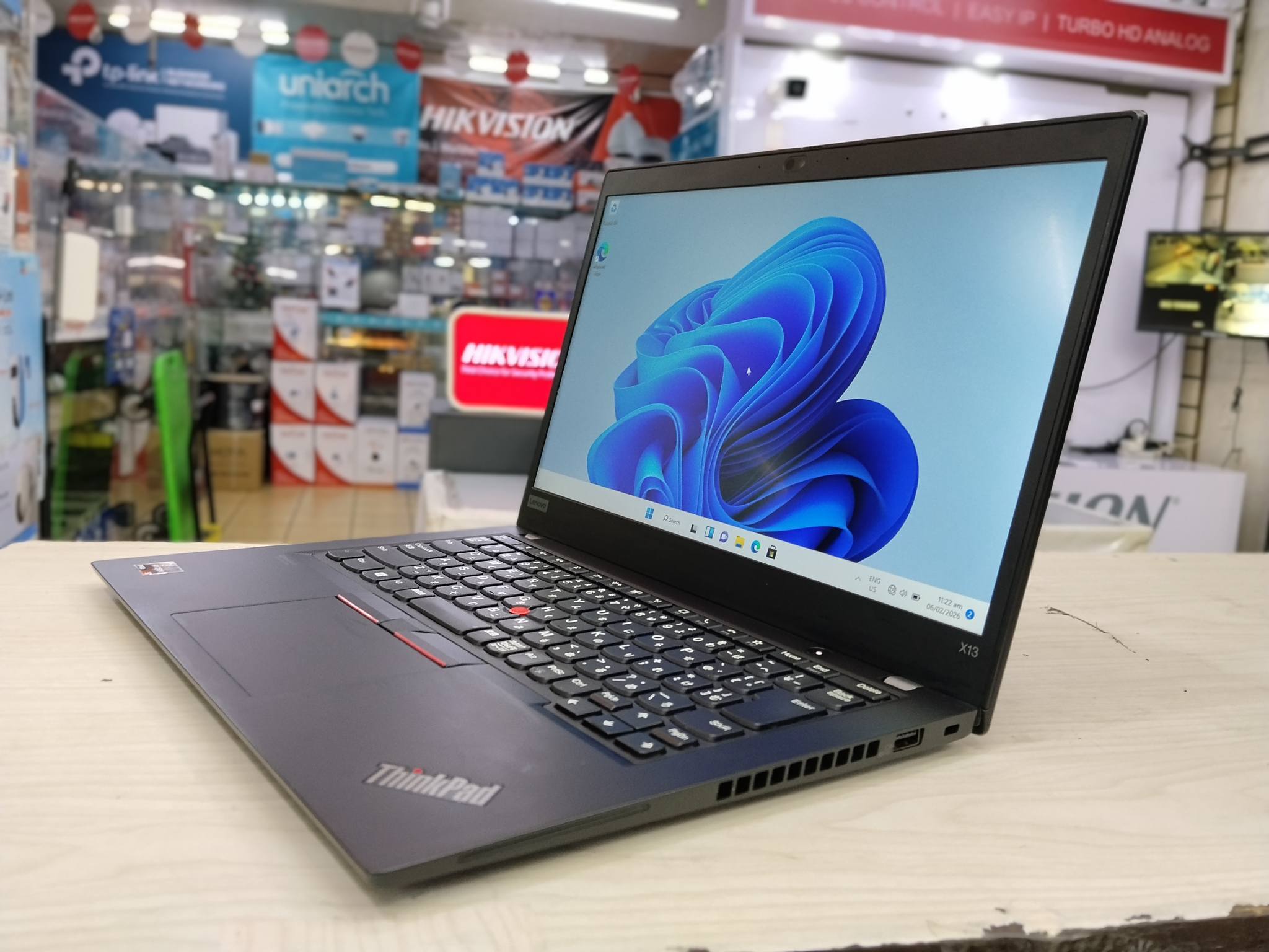 ノートパソコン Lenovo ThinkPad X13 Gen1 Ryzen 5 Pro 4650U 2.1GHz 