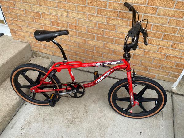 1991 GT performer in Lava red available for sale Price: $1300