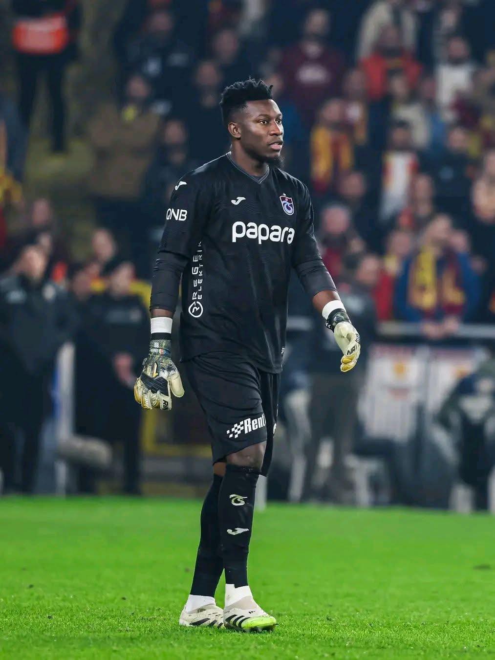 André Onana saved THREE penalties in a row in a penalty shootout