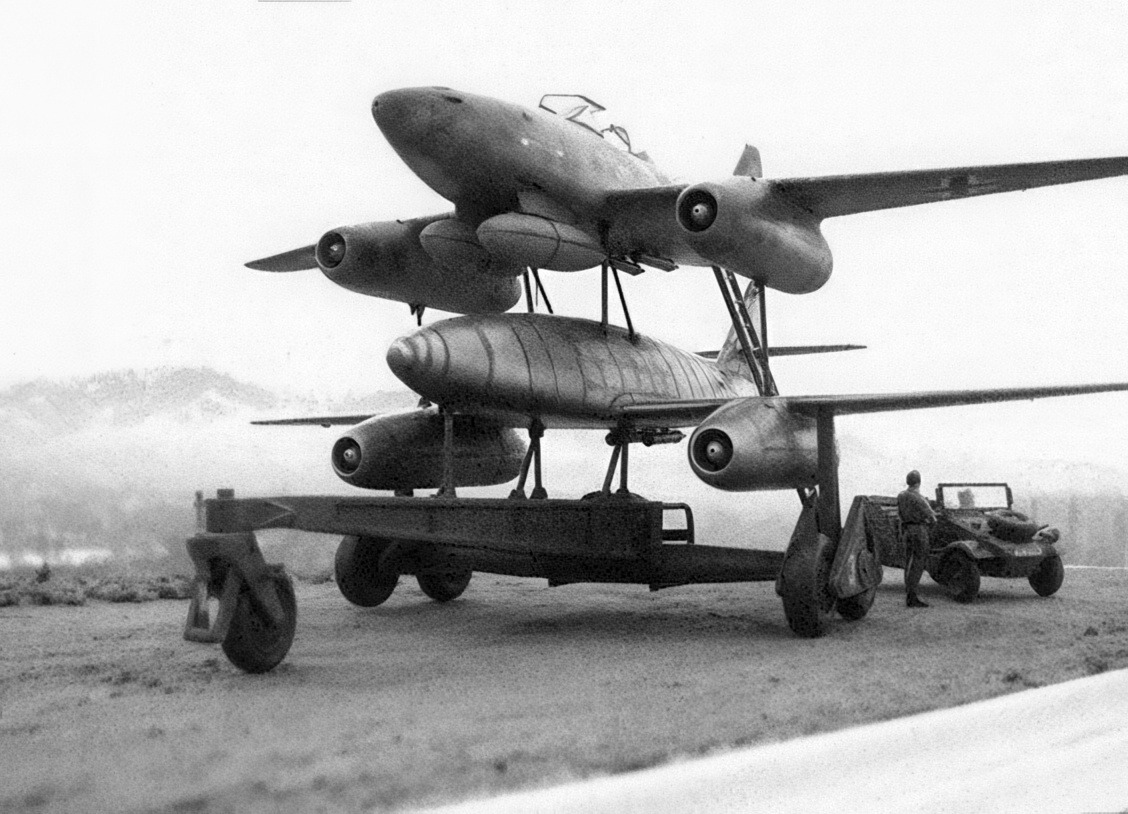 Messerschmitt Me 262 Mistel model kit