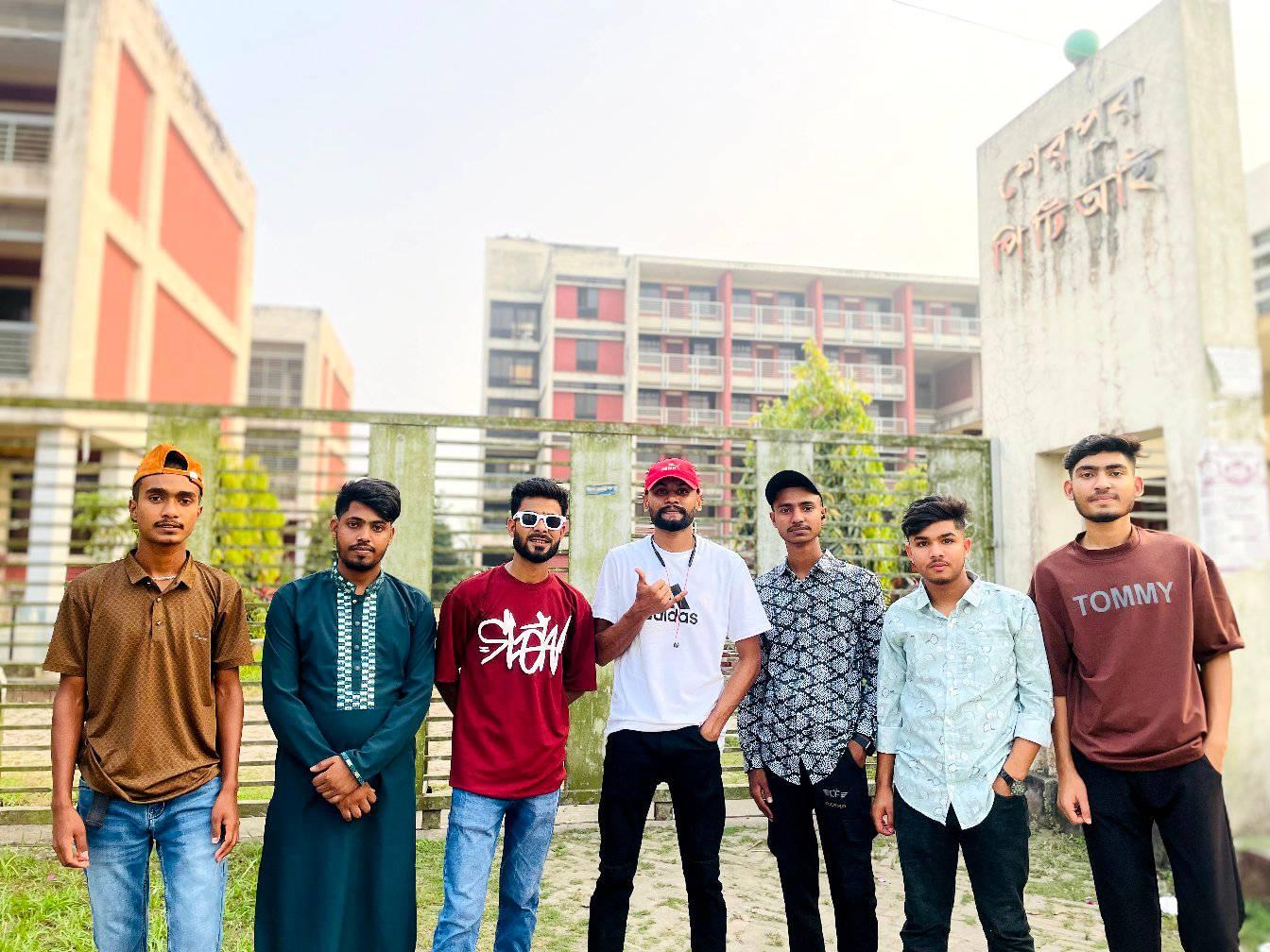 Azad vai 2M