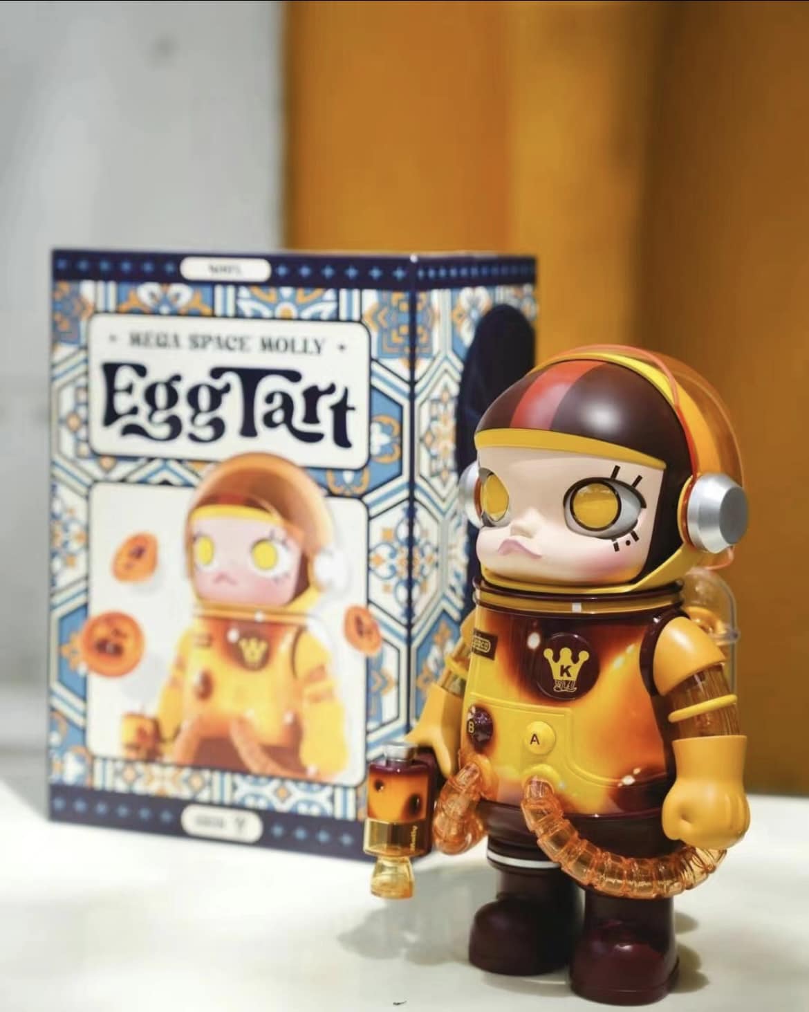 popmart MEGA SPACE MOLLY 400% Egg Tart popmart MEGA SPACE MOLLY