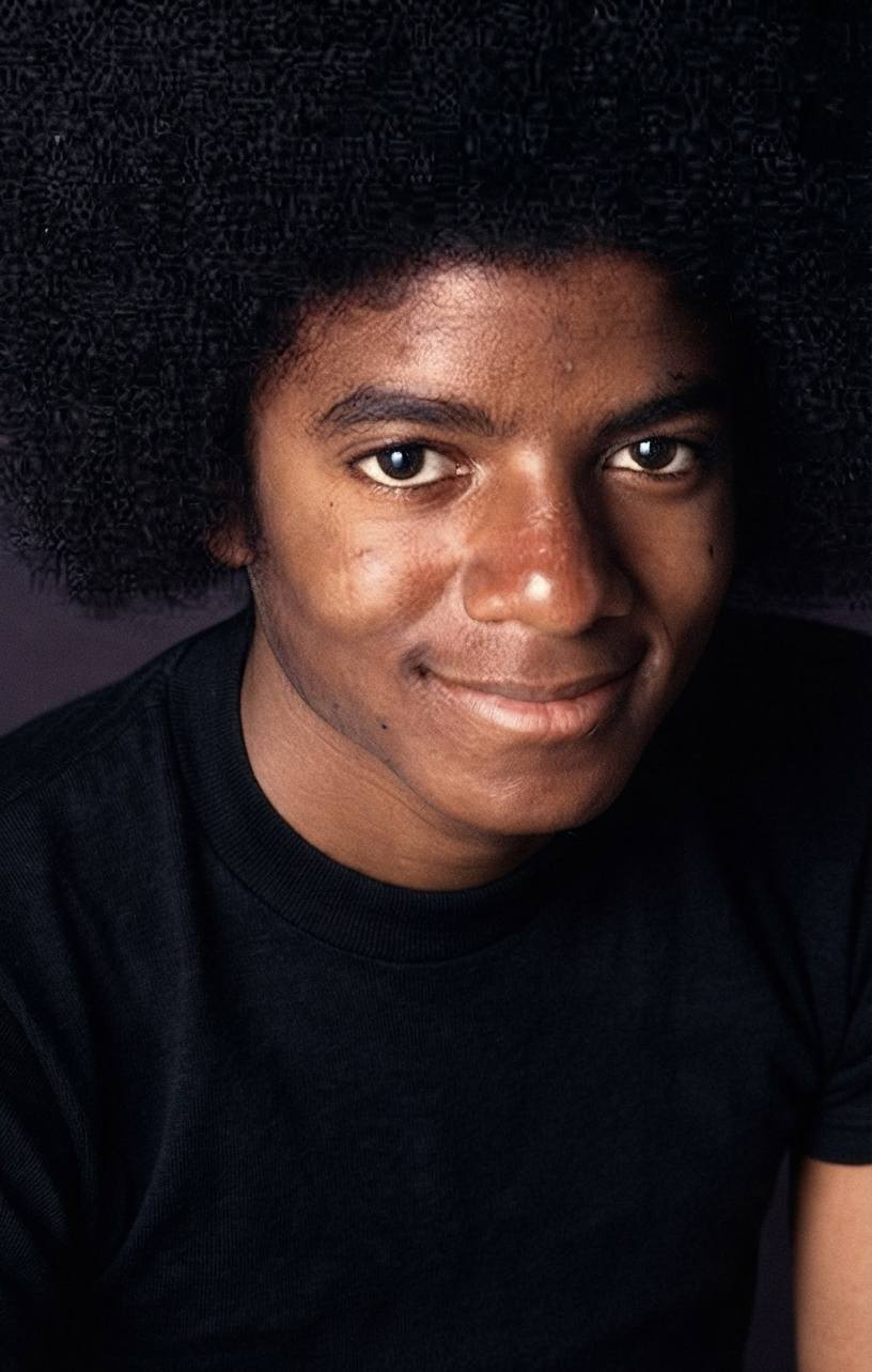 PHOTOGRAPHS OF MICHAEL JACKSON AROUND 1976 AT EIGHTEEN YEARS OLD