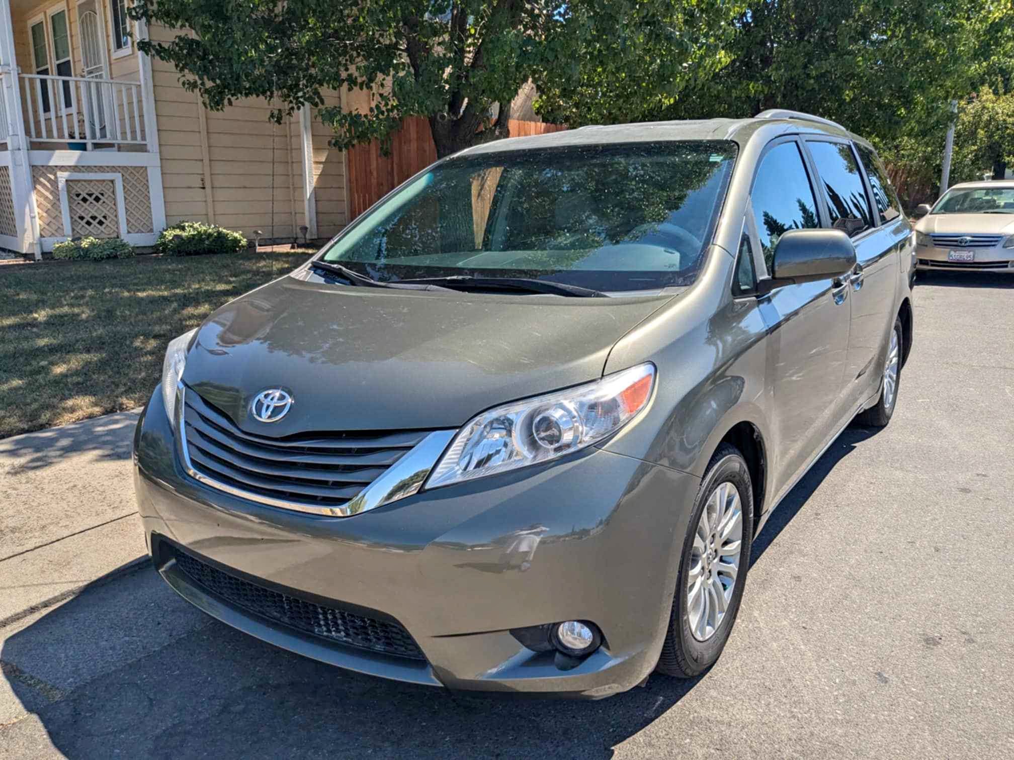 2011 Toyota Sienna · XLE Minivan 4D