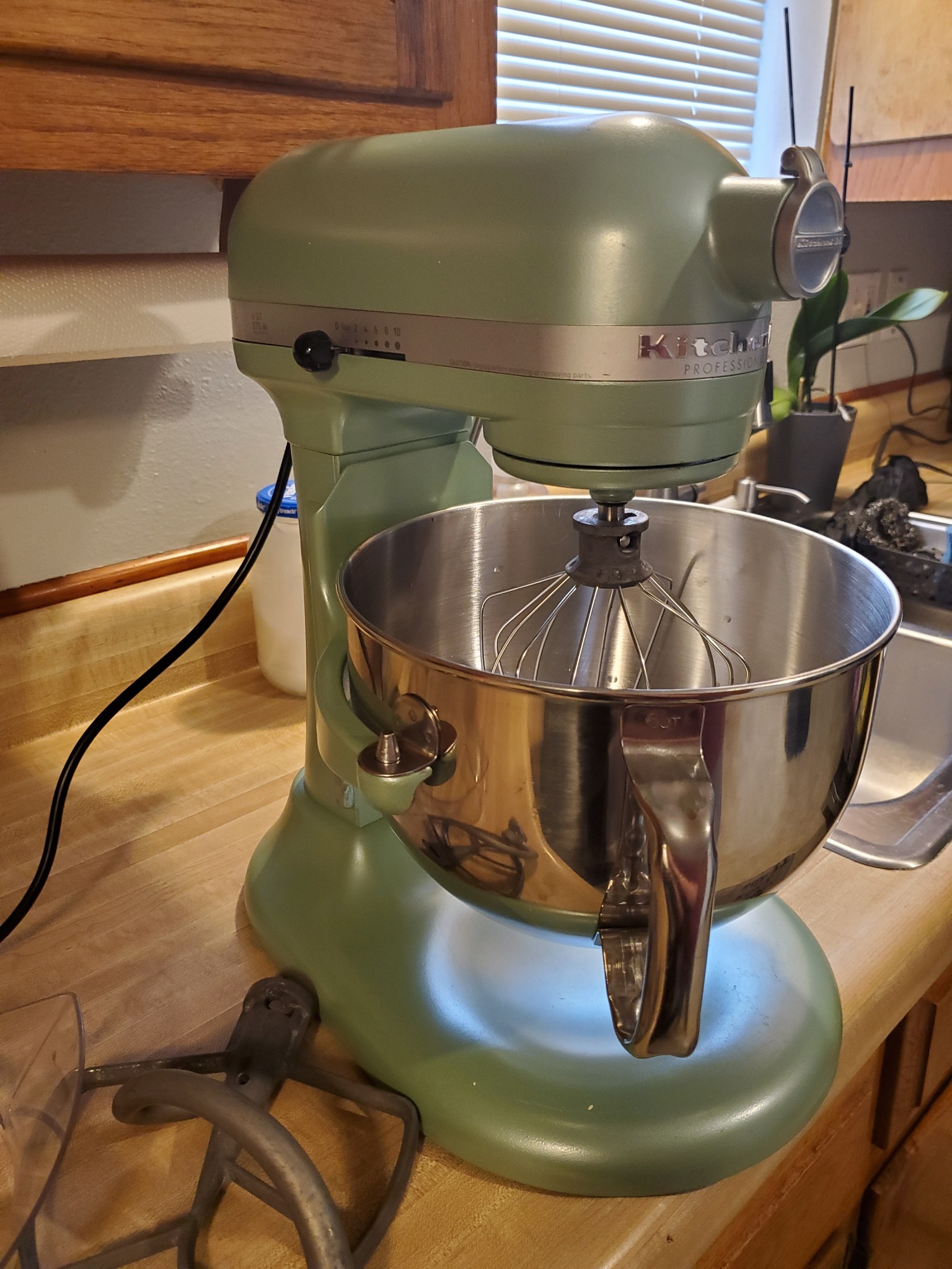 KitchenAid stand mixer planetary head falls off, no warranty