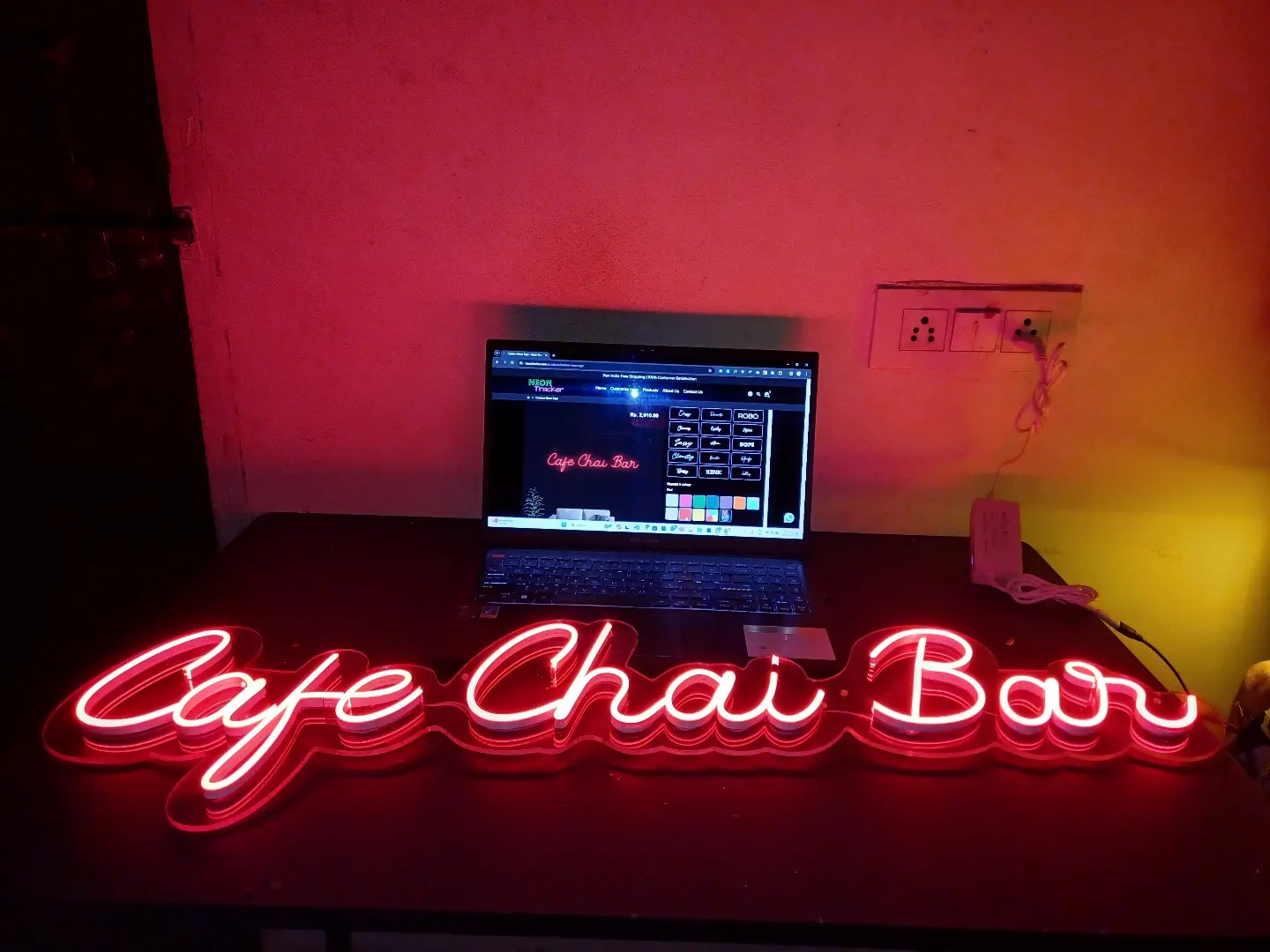 Neon Tracker | Pune