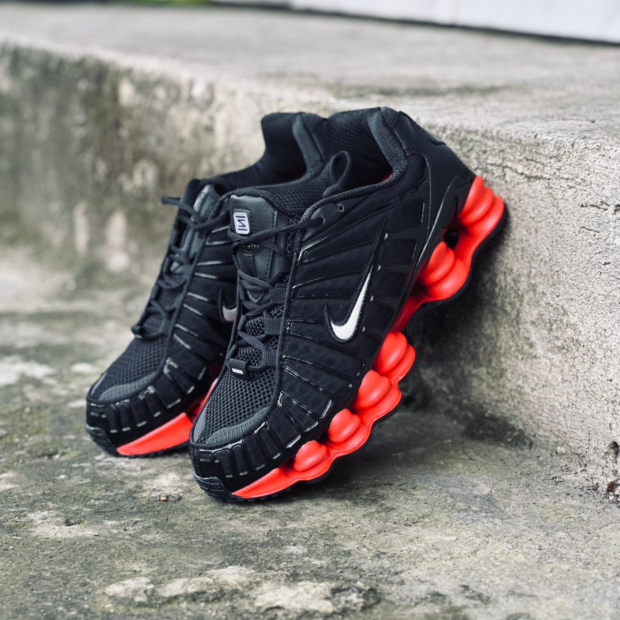 NIKE SHOX TL “TRIPLE BLACK”♠️♠️♠️ ₱1,999 ONLY AVAILABLE FOR 