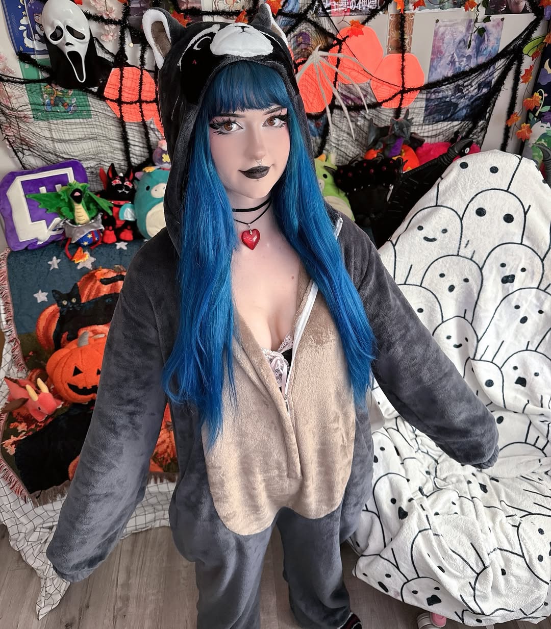 Shae Kitty Shae Kitty added a new photo.