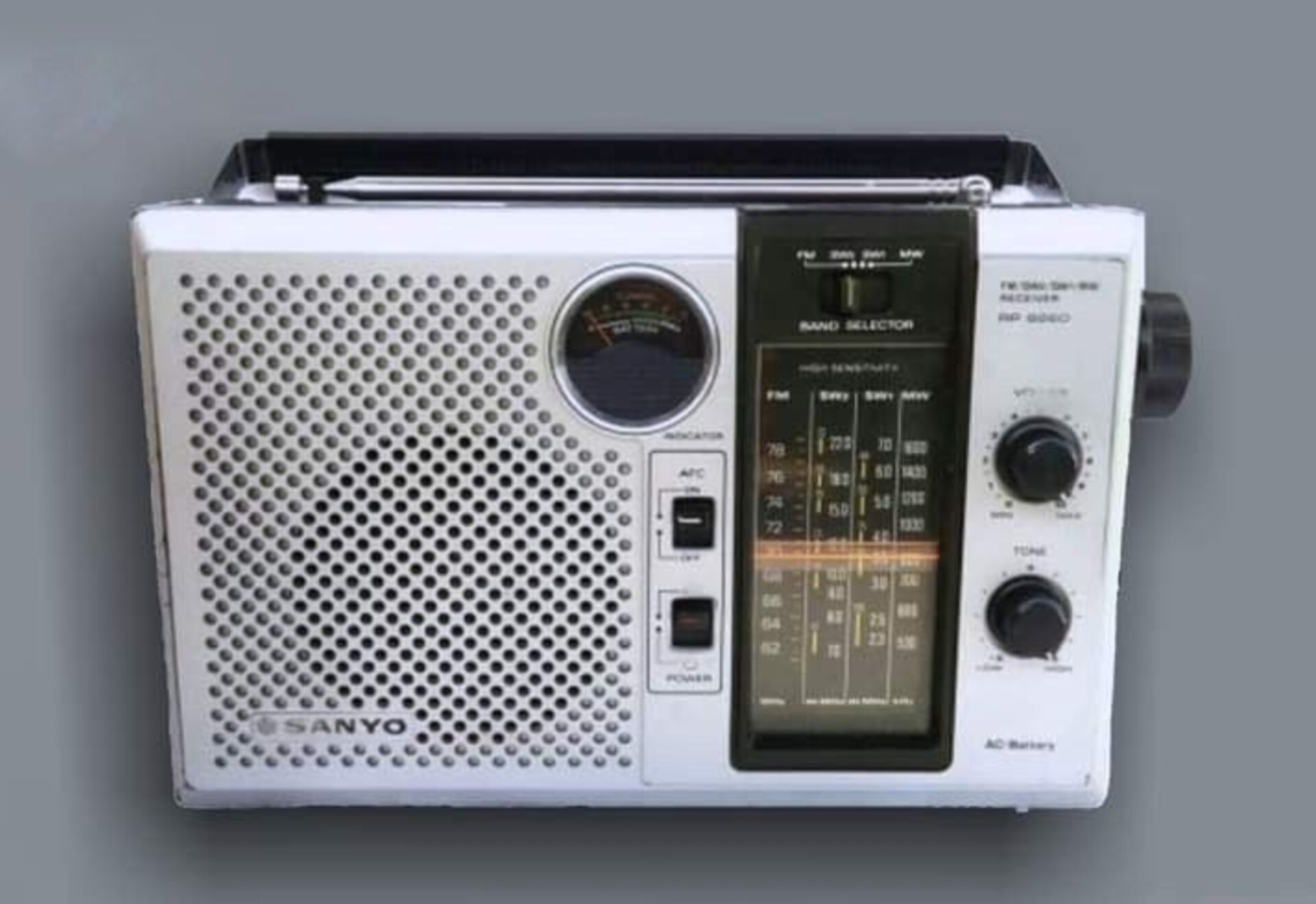 Sanyo RP-8260 portable radio receiver.