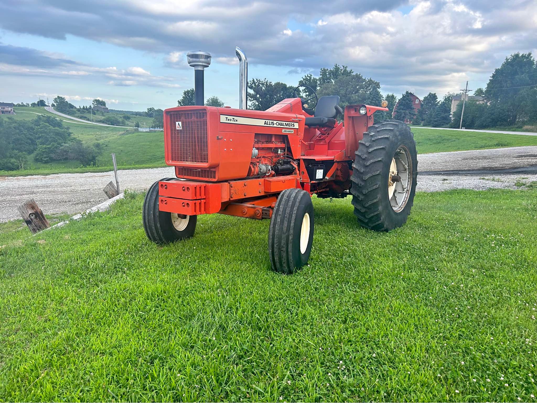 1972 Allis Chalmers 210 Landhandler