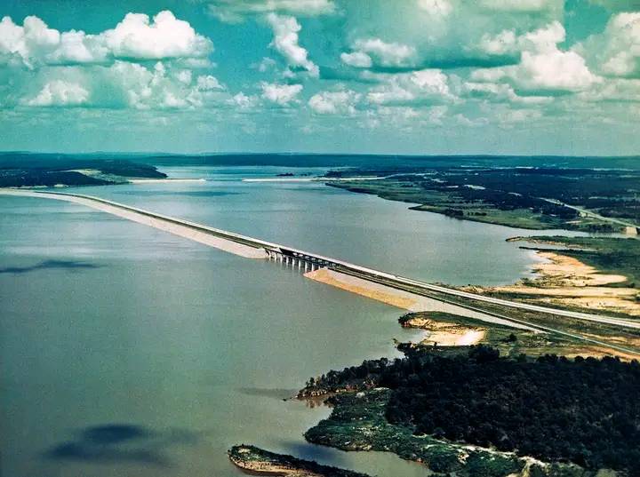 TriviaTuesday: What lake is this? Also, have you fished here? Hint