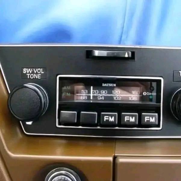 Datsun Nissan 280ZX AM / FM Stereo Radio - Bezel - Mount 1979