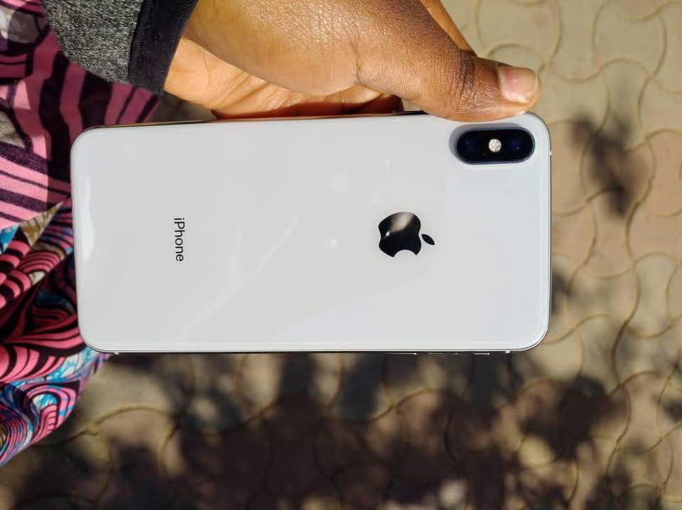 iPhone Xs Max 🔥 64gb Battery Replaced Face Id error 0773856362