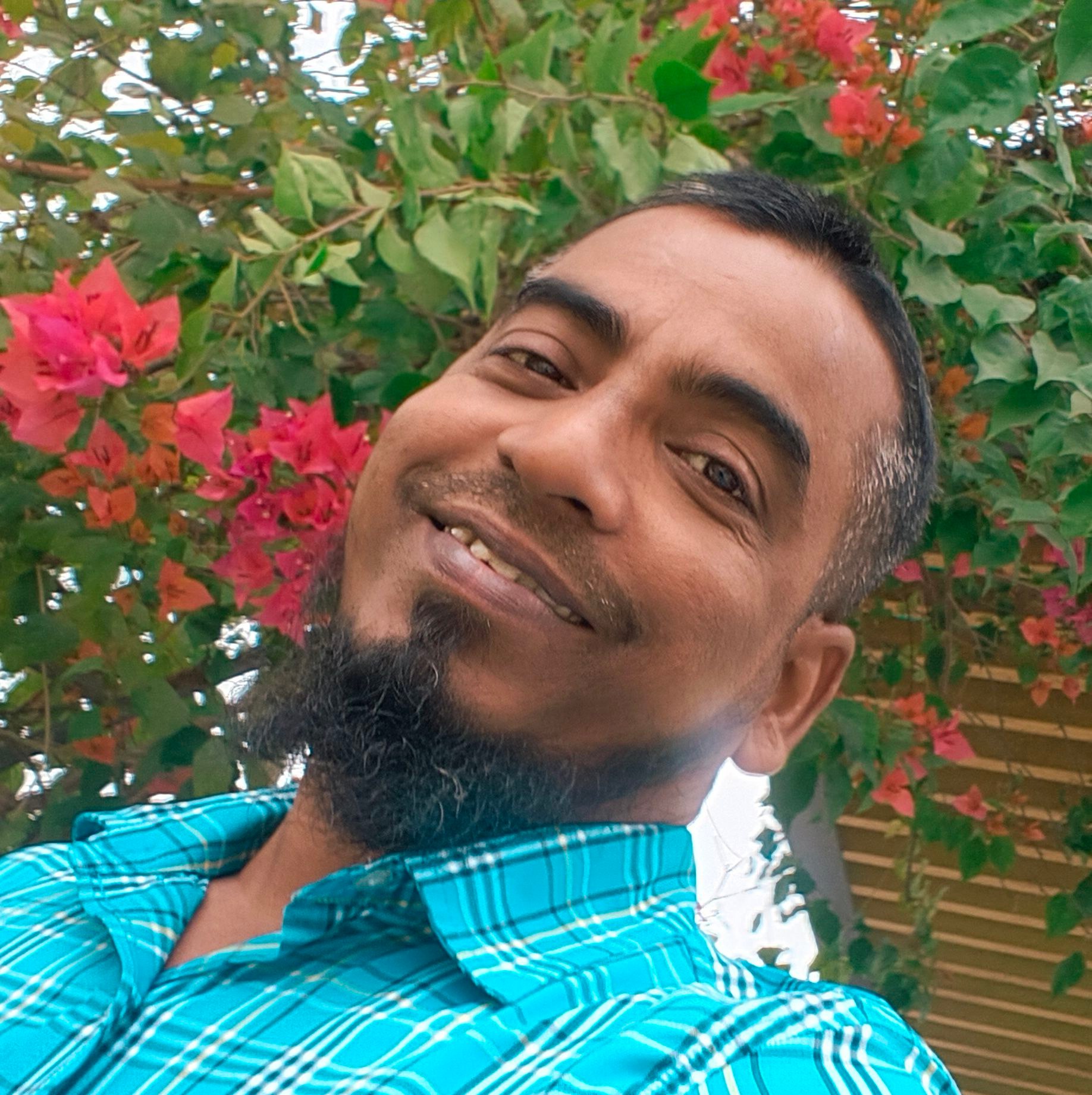 কোরবানি ঈদে এক টুকরা গরুর মাংসের জন্য মধ্যবিত্তের অপেক্ষায় 👈 🥹💔😭 ...