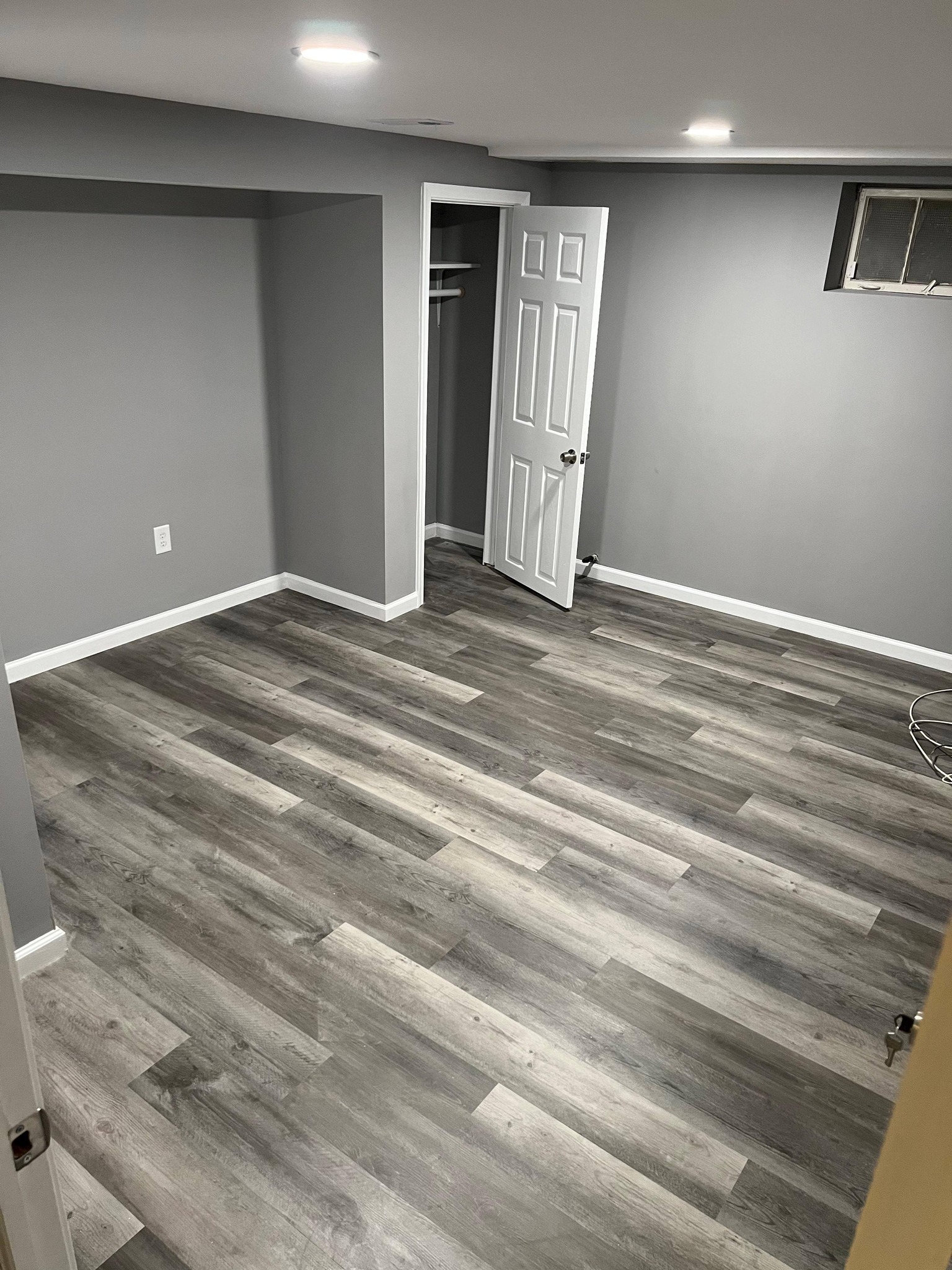 Alexis Construction LLC #162756 We do drywall and framing work in