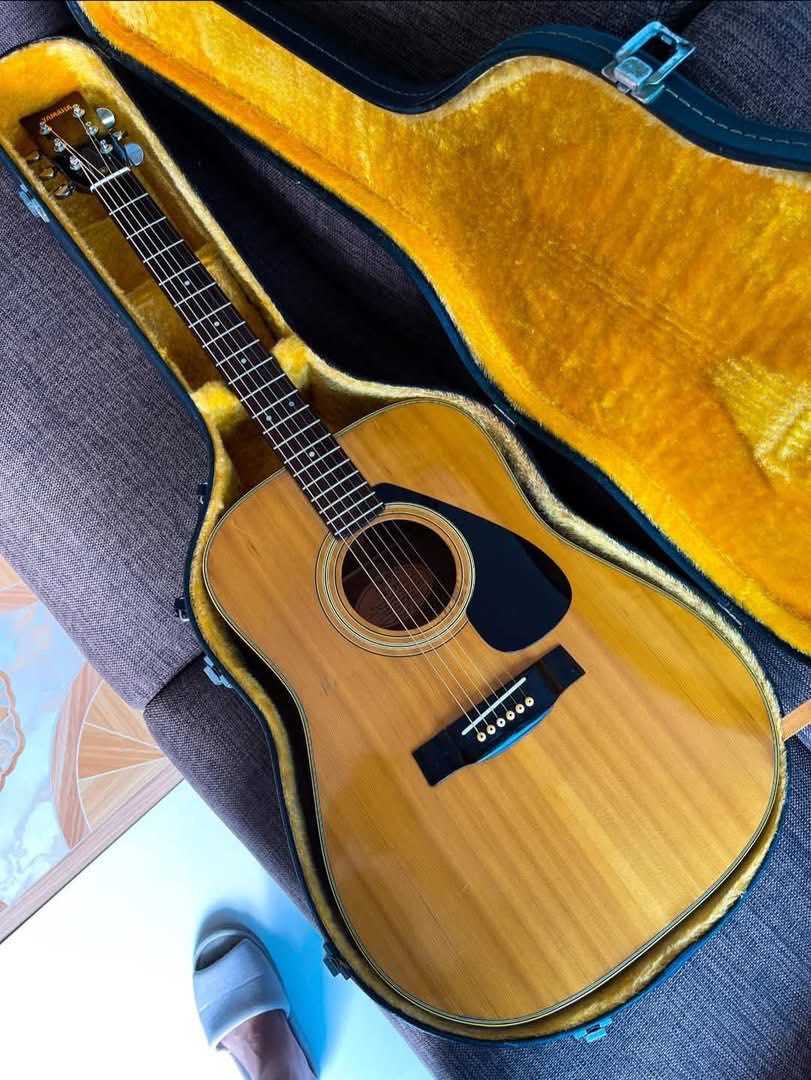 Yamaha FG-152 1976 orange label made in Japan