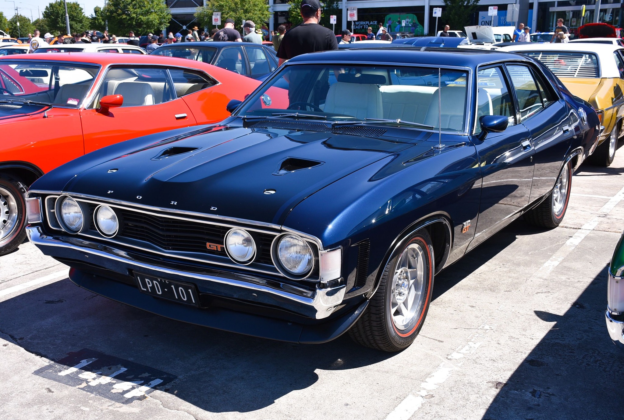 憧れのV8 1973 FORD FALCON XB 1973 FORD FALCON XB LAST OF THE V8 INTERCEPTORS | Greenlight