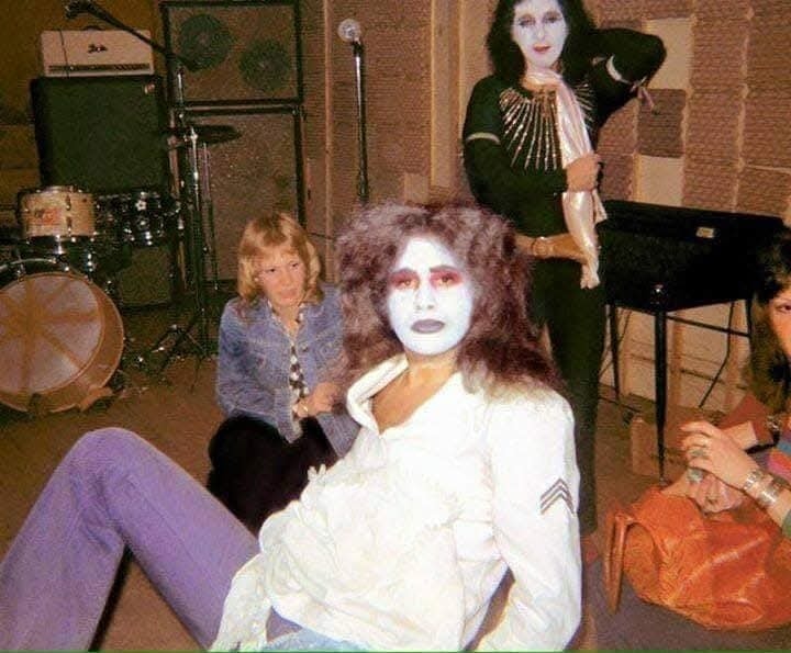 Black - #KISStory 20 a 28 de Novembro de 1972 A banda se apresentava no ...