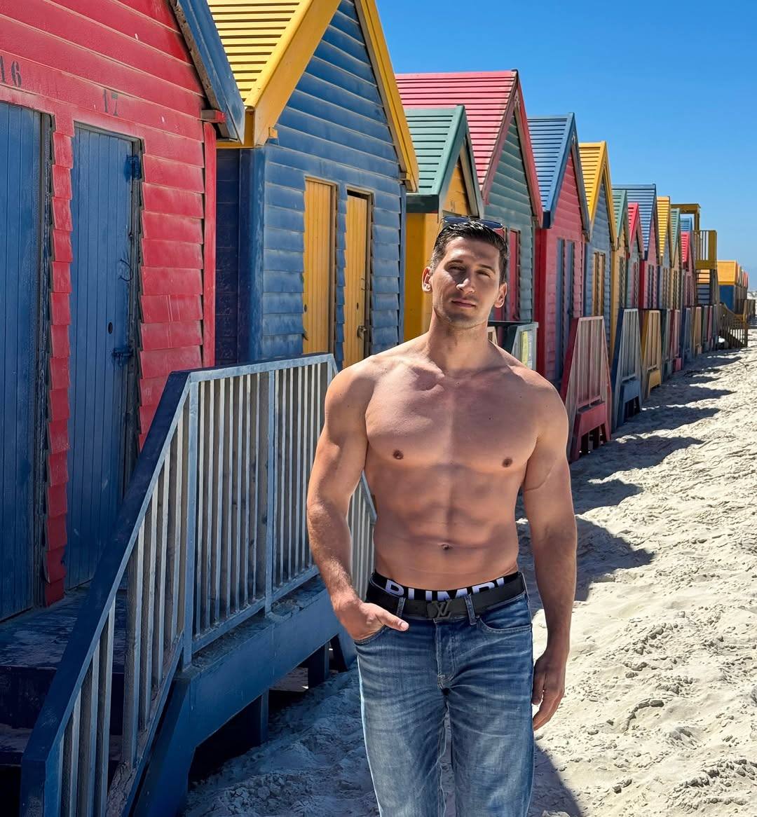 Cute Guys - Cute Guys added a new photo.